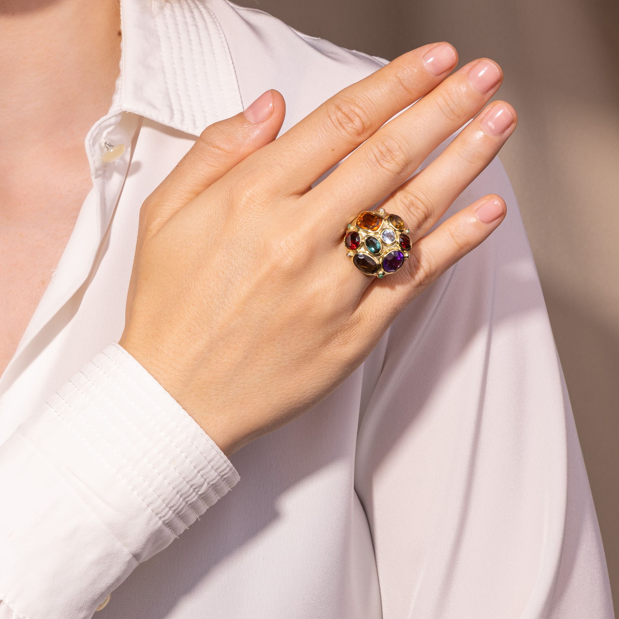 Farbenfroher vintage Ring mit Farbedelsteinen & in Gold, um 1970 Farbenfroher vintage Ring mit Farbedelsteinen & in Gold, um 1970