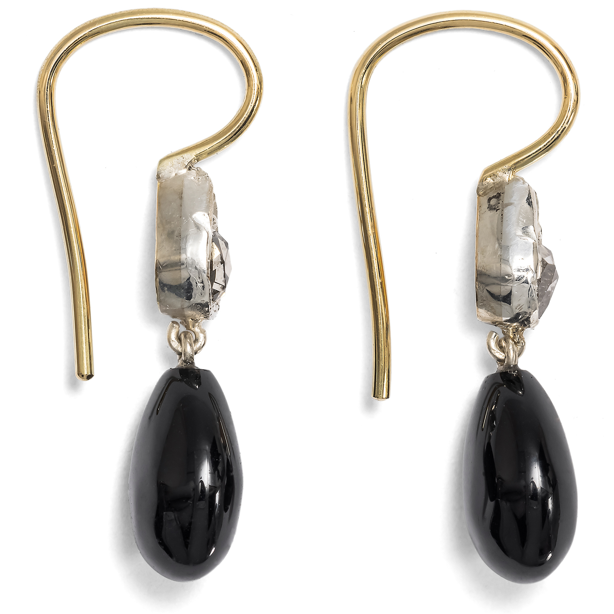 Zarte Ohrringe mit Onyx & antiken Diamantrosen in Silber & Gold, aus unserer Werkstatt Zarte Ohrringe mit Onyx & antiken Diamantrosen in Silber & Gold, aus unserer Werkstatt