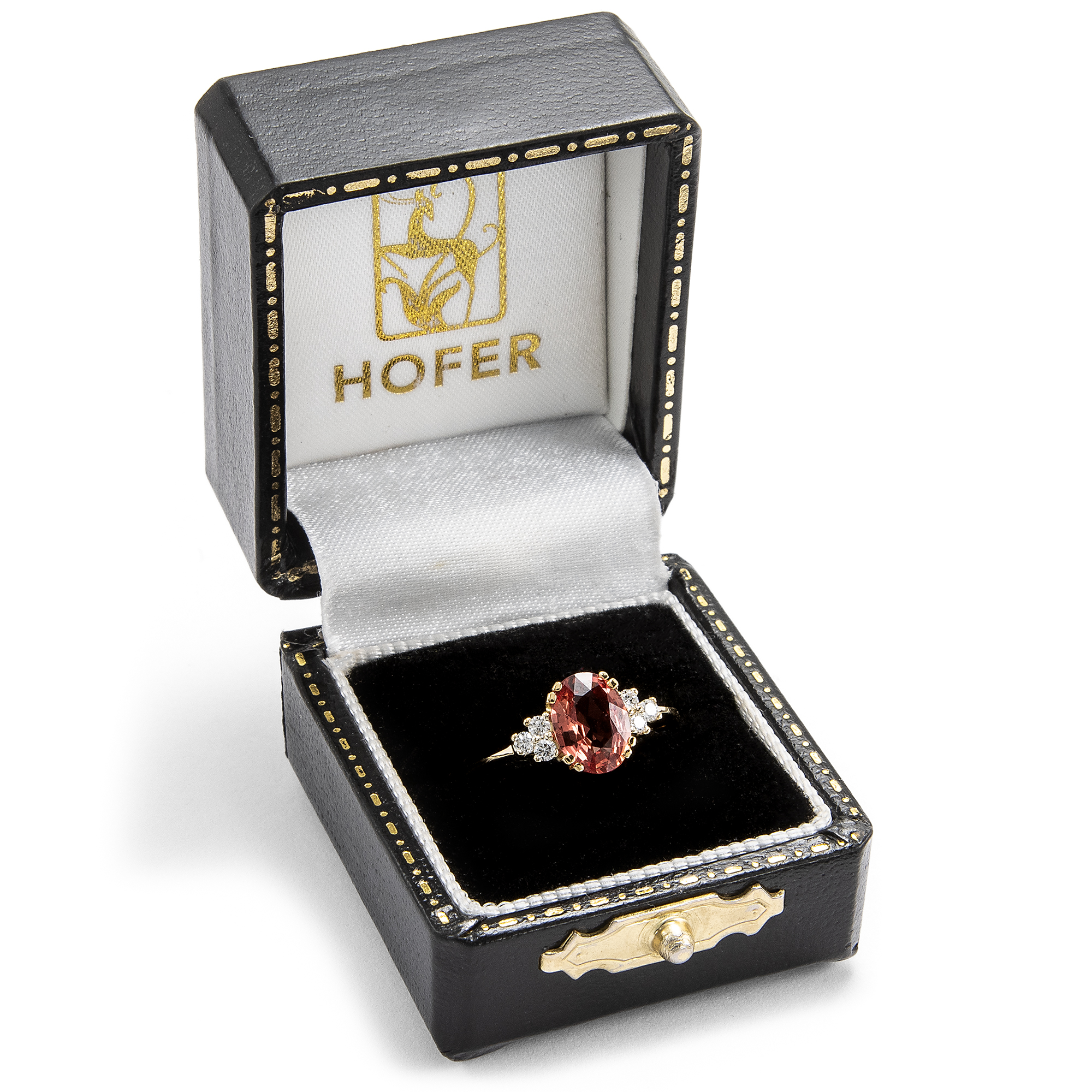 Zarter Ring mit ungewöhnlichem Saphir und Diamanten in Gold, aus unserer Werkstatt Zarter Ring mit ungewöhnlichem Saphir und Diamanten in Gold, aus unserer Werkstatt
