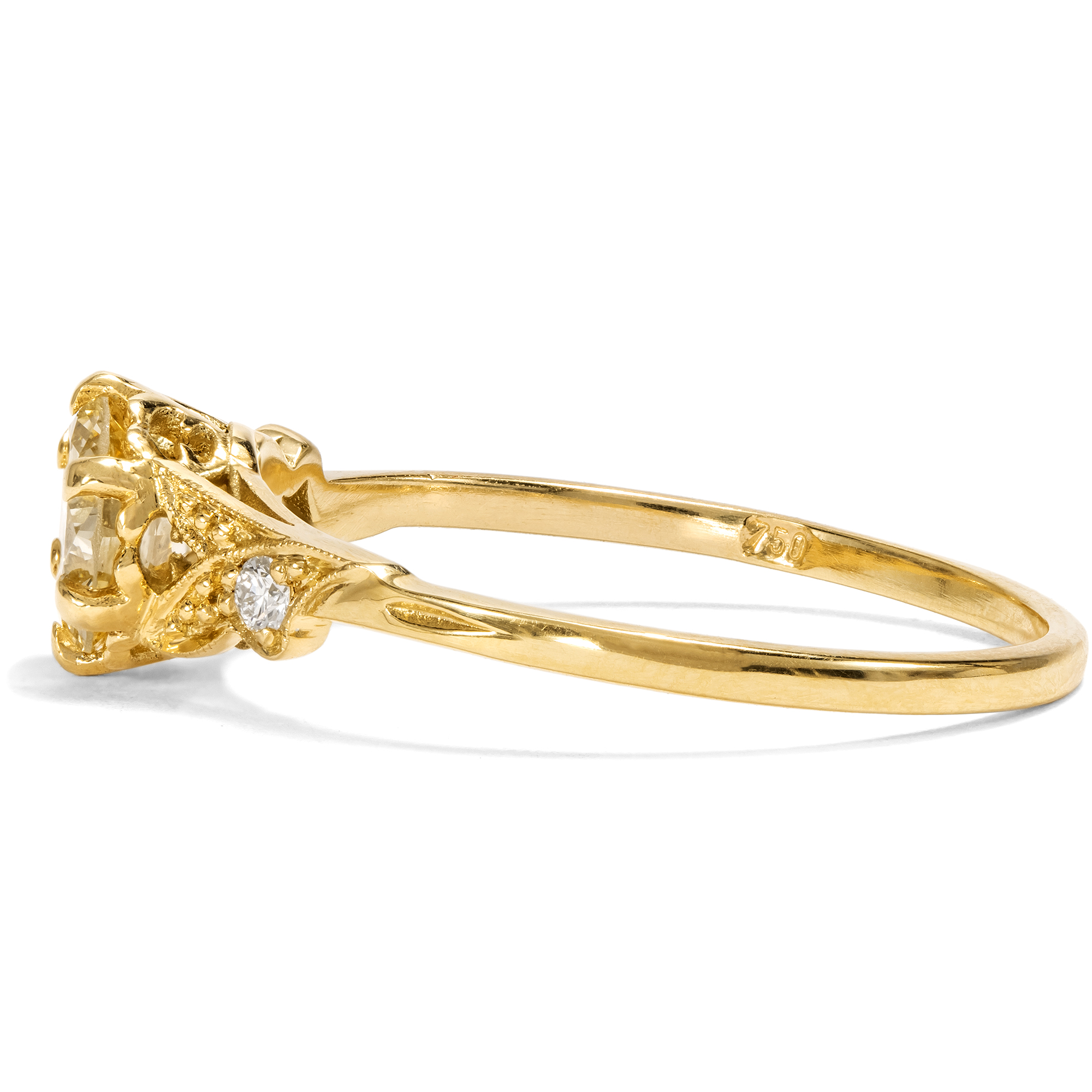 Zarter Ring mit 0,56 ct Brillant in Gelbgold, aus unserer Werkstatt Zarter Ring mit 0,56 ct Brillant in Gelbgold, aus unserer Werkstatt