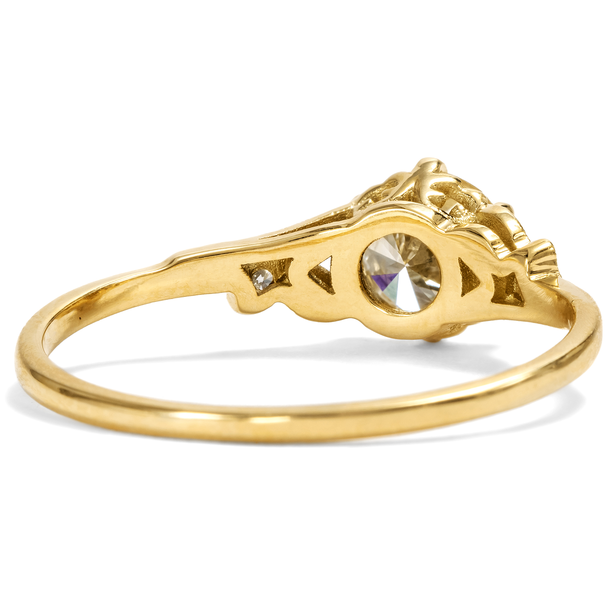Zarter Ring mit 0,56 ct Brillant in Gelbgold, aus unserer Werkstatt Zarter Ring mit 0,56 ct Brillant in Gelbgold, aus unserer Werkstatt