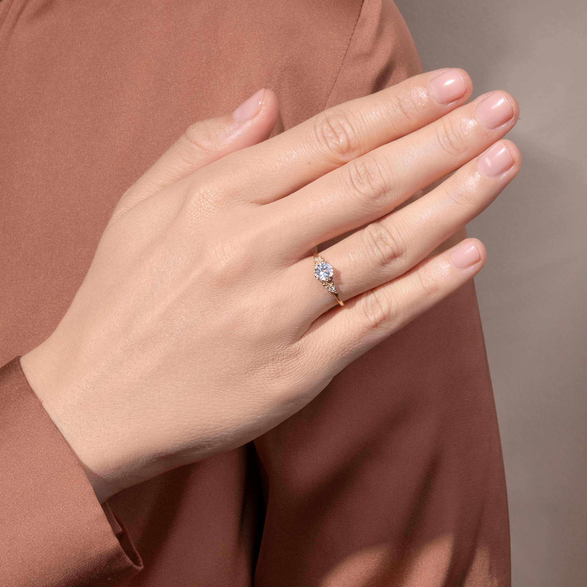 Zarter Ring mit vintage 0,60 ct Brillant in Roségold, aus unserer Werkstatt Zarter Ring mit vintage 0,60 ct Brillant in Roségold, aus unserer Werkstatt