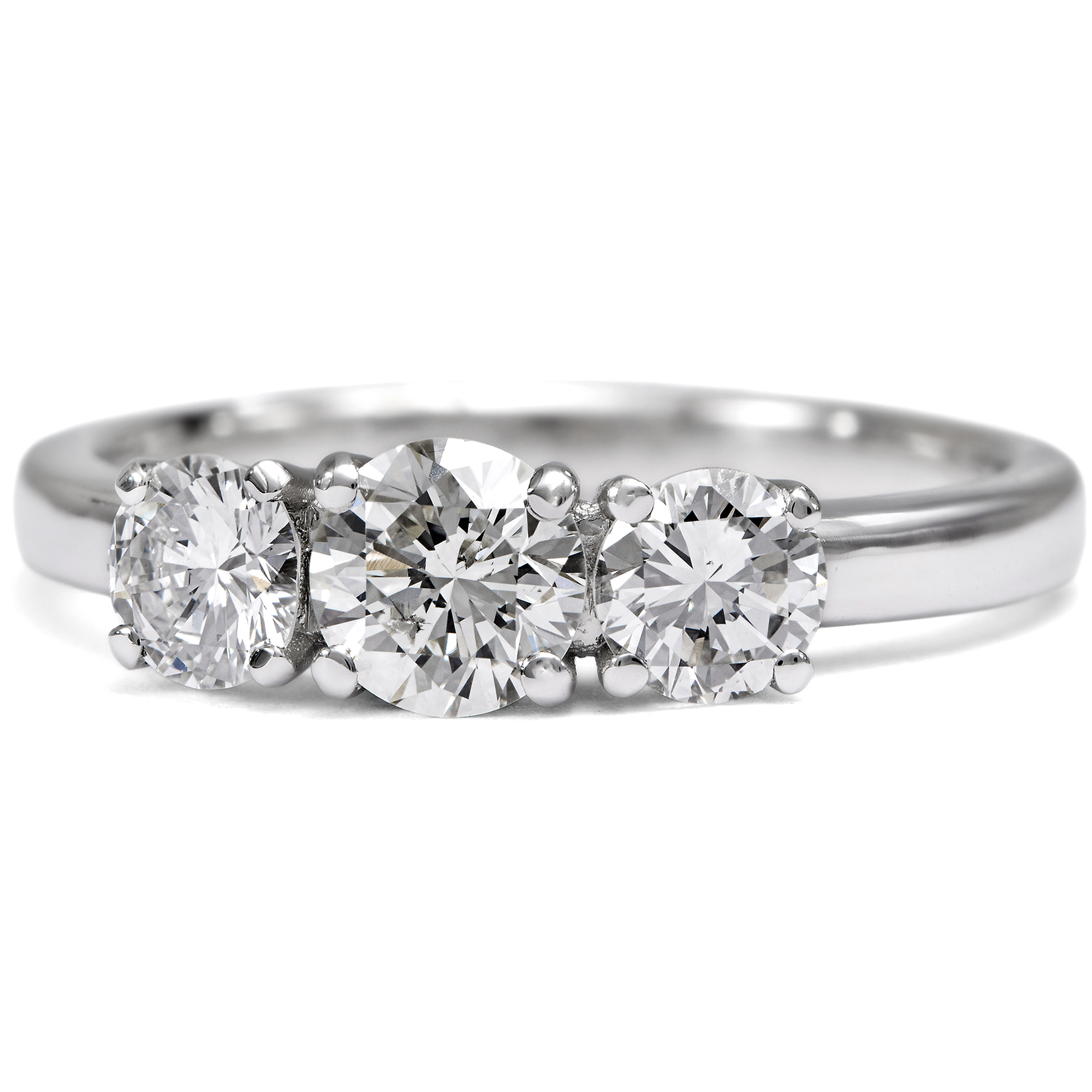 Ungetragener Trilogie-Ring mit 0,95 ct vintage Brillanten in Platin, aus unserer Werkstatt Ungetragener Trilogie-Ring mit 0,95 ct vintage Brillanten in Platin, aus unserer Werkstatt
