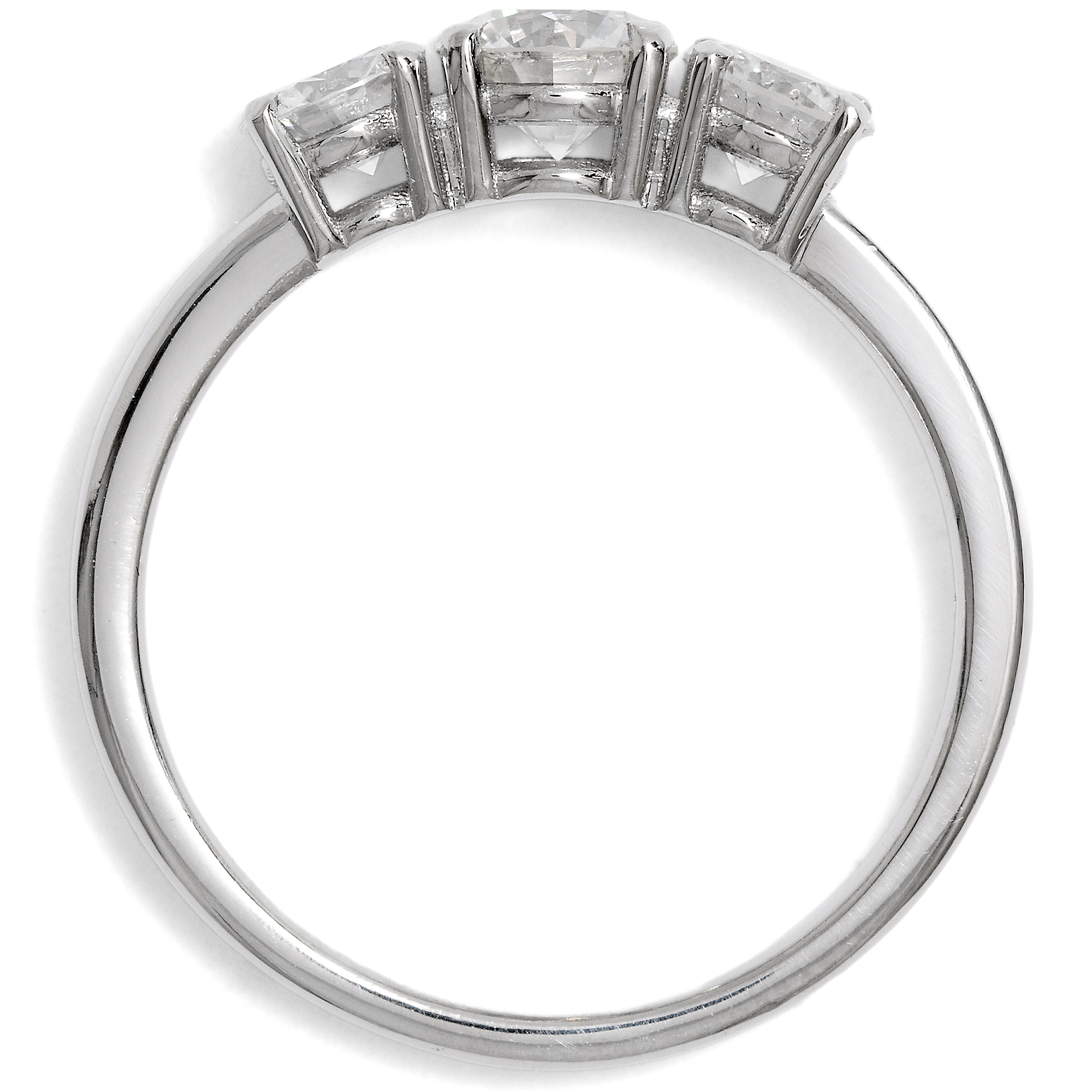 Ungetragener Trilogie-Ring mit 0,95 ct vintage Brillanten in Platin, aus unserer Werkstatt Ungetragener Trilogie-Ring mit 0,95 ct vintage Brillanten in Platin, aus unserer Werkstatt