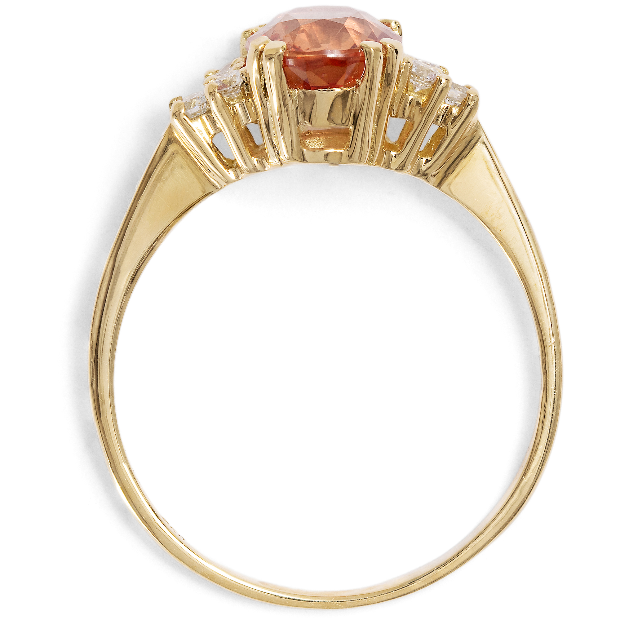 Zarter Ring mit padparadschafarbenem Saphir & Diamanten, aus unserer Werkstatt Zarter Ring mit padparadschafarbenem Saphir & Diamanten, aus unserer Werkstatt