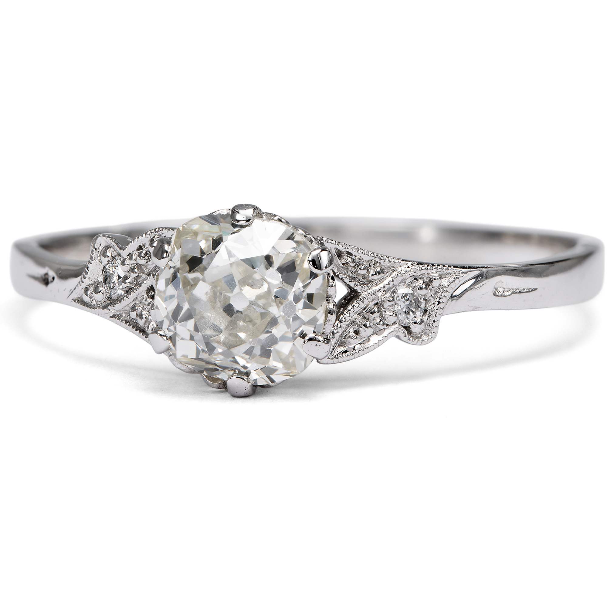 Zarter Ring mit 0,91 ct „Old Mine Cut“-Diamant in Platin, aus unserer Werkstatt Zarter Ring mit 0,91 ct „Old Mine Cut“-Diamant in Platin, aus unserer Werkstatt