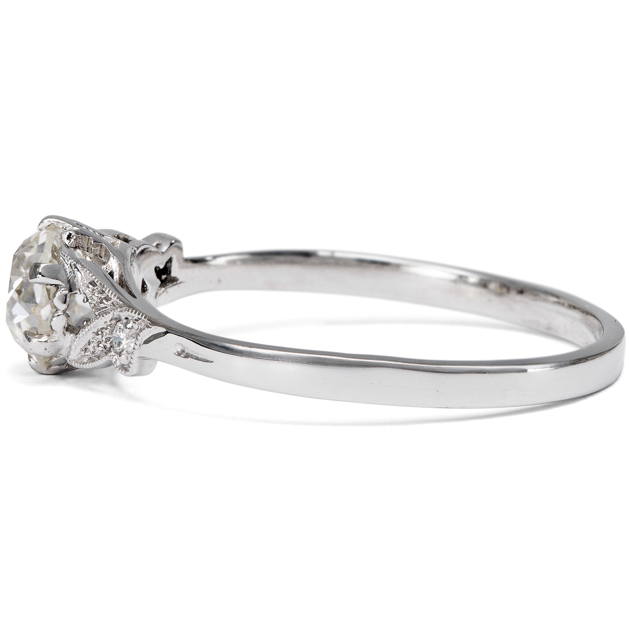 Zarter Ring mit 0,91 ct „Old Mine Cut“-Diamant in Platin, aus unserer Werkstatt Zarter Ring mit 0,91 ct „Old Mine Cut“-Diamant in Platin, aus unserer Werkstatt