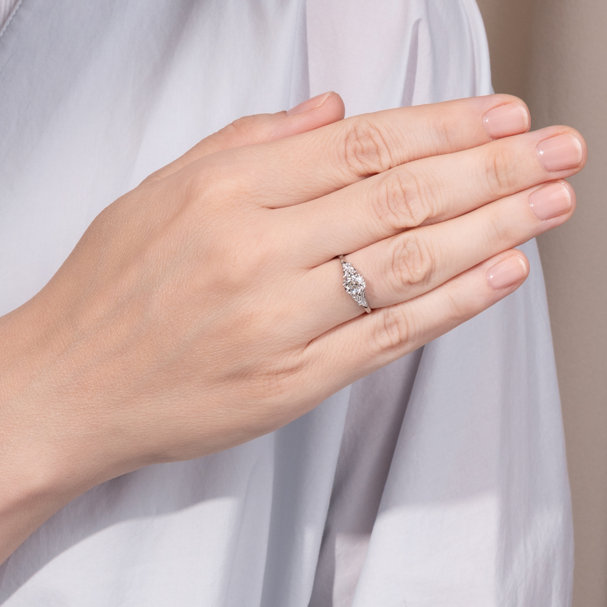 Zarter Ring mit 0,56 ct „Old European Cut“-Diamant in Platin, aus unserer Werkstatt Zarter Ring mit 0,56 ct „Old European Cut“-Diamant in Platin, aus unserer Werkstatt