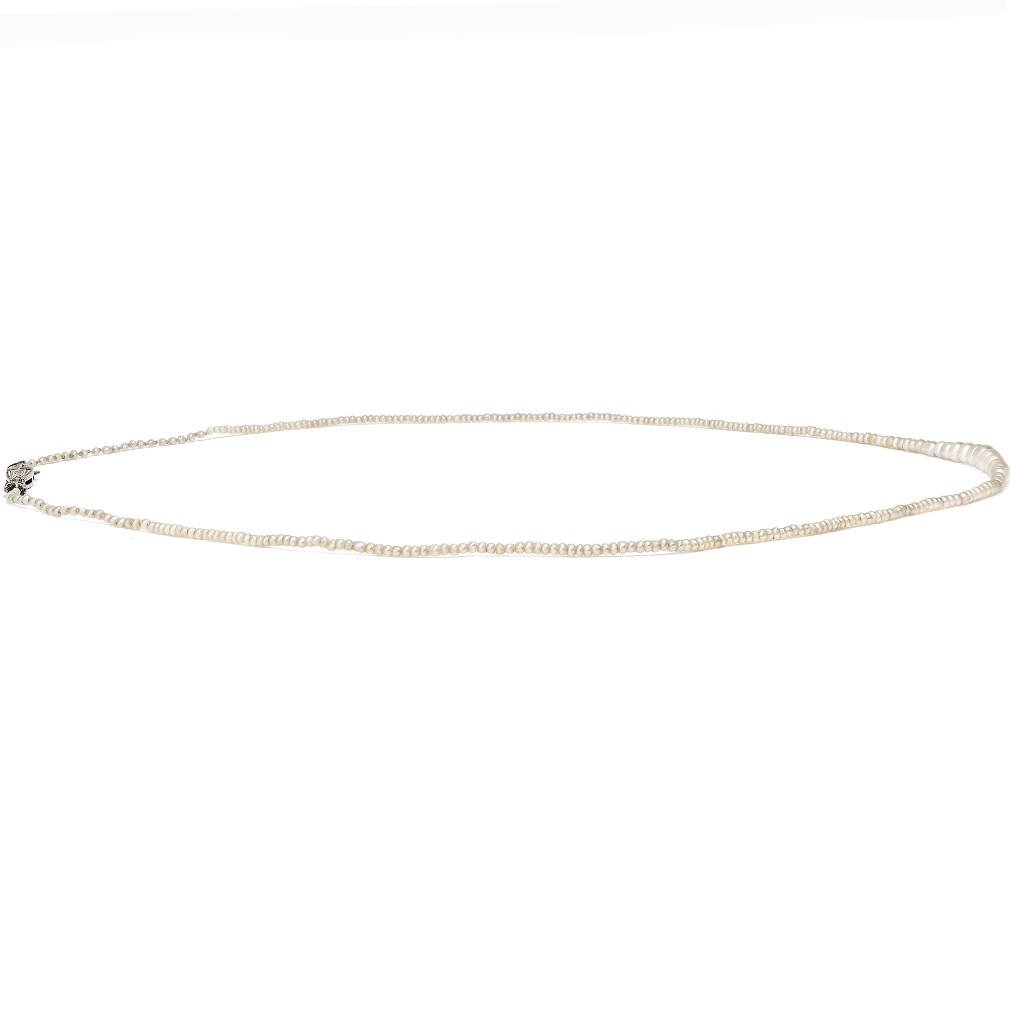Zartes Collier aus Naturperlen mit Diamantschließe, München um 1925 Zartes Collier aus Naturperlen mit Diamantschließe, München um 1925
