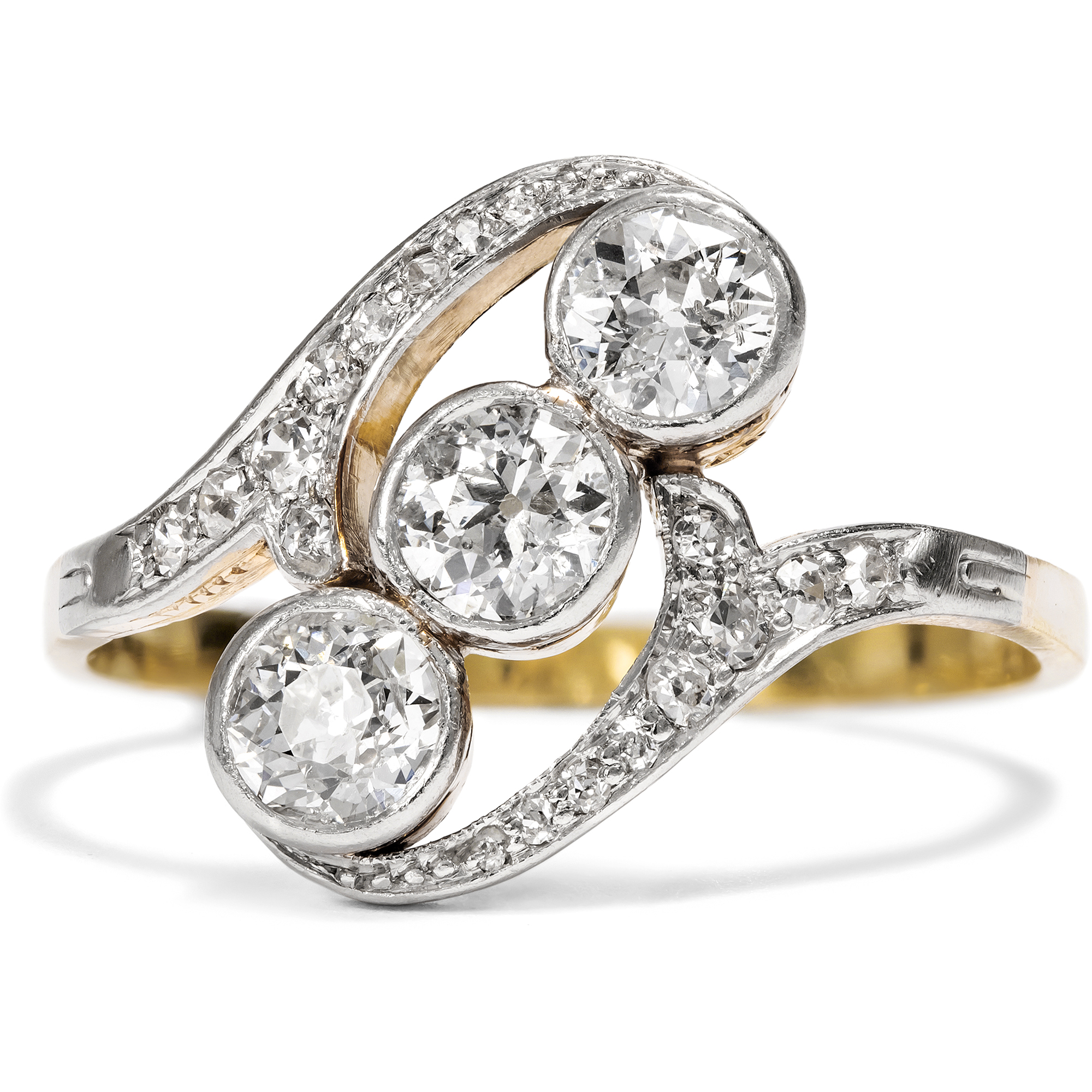 Antiker Trilogie-Ring mit Diamanten in Gold & Platin, um 1905 Antiker Trilogie-Ring mit Diamanten in Gold & Platin, um 1905