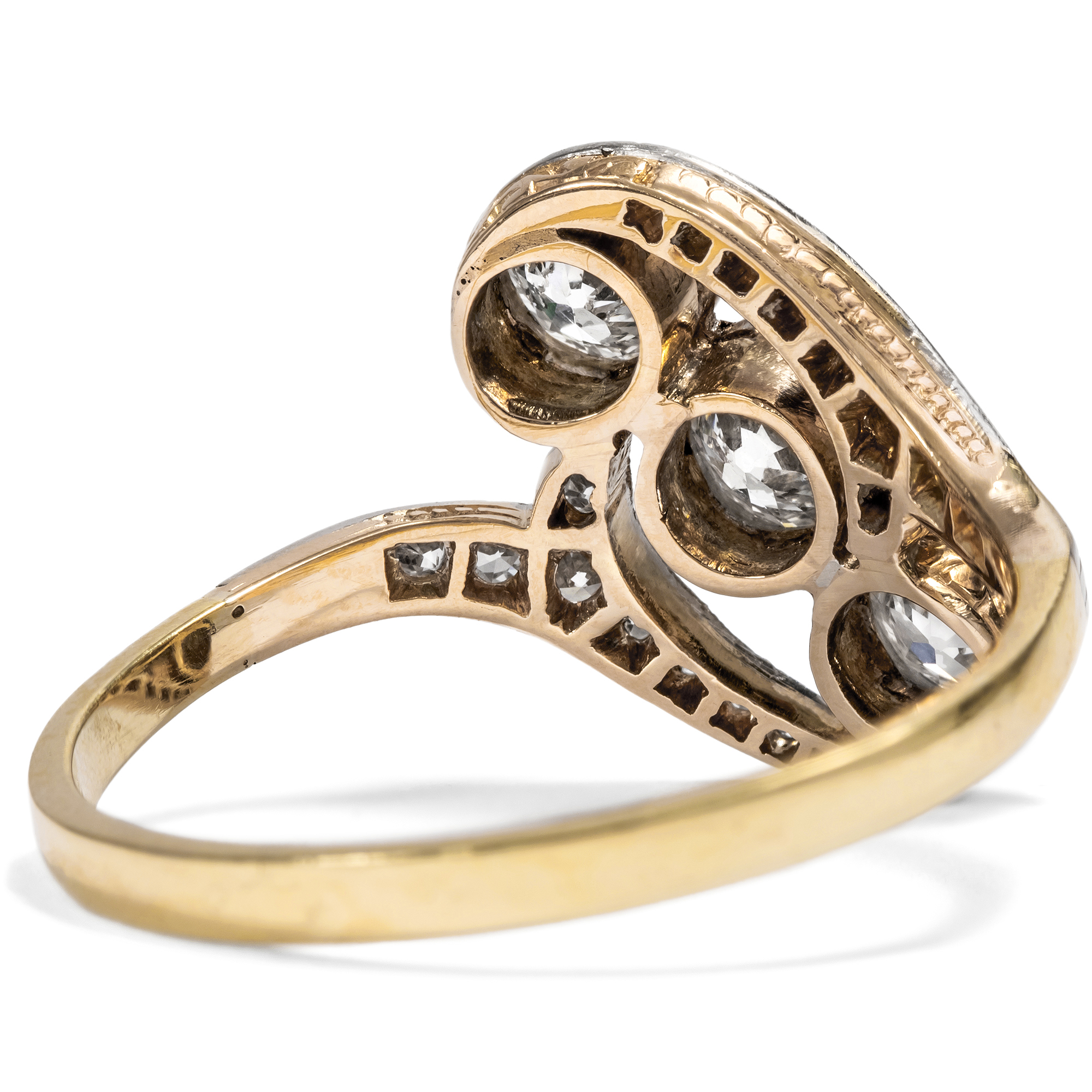 Antiker Trilogie-Ring mit Diamanten in Gold & Platin, um 1905 Antiker Trilogie-Ring mit Diamanten in Gold & Platin, um 1905
