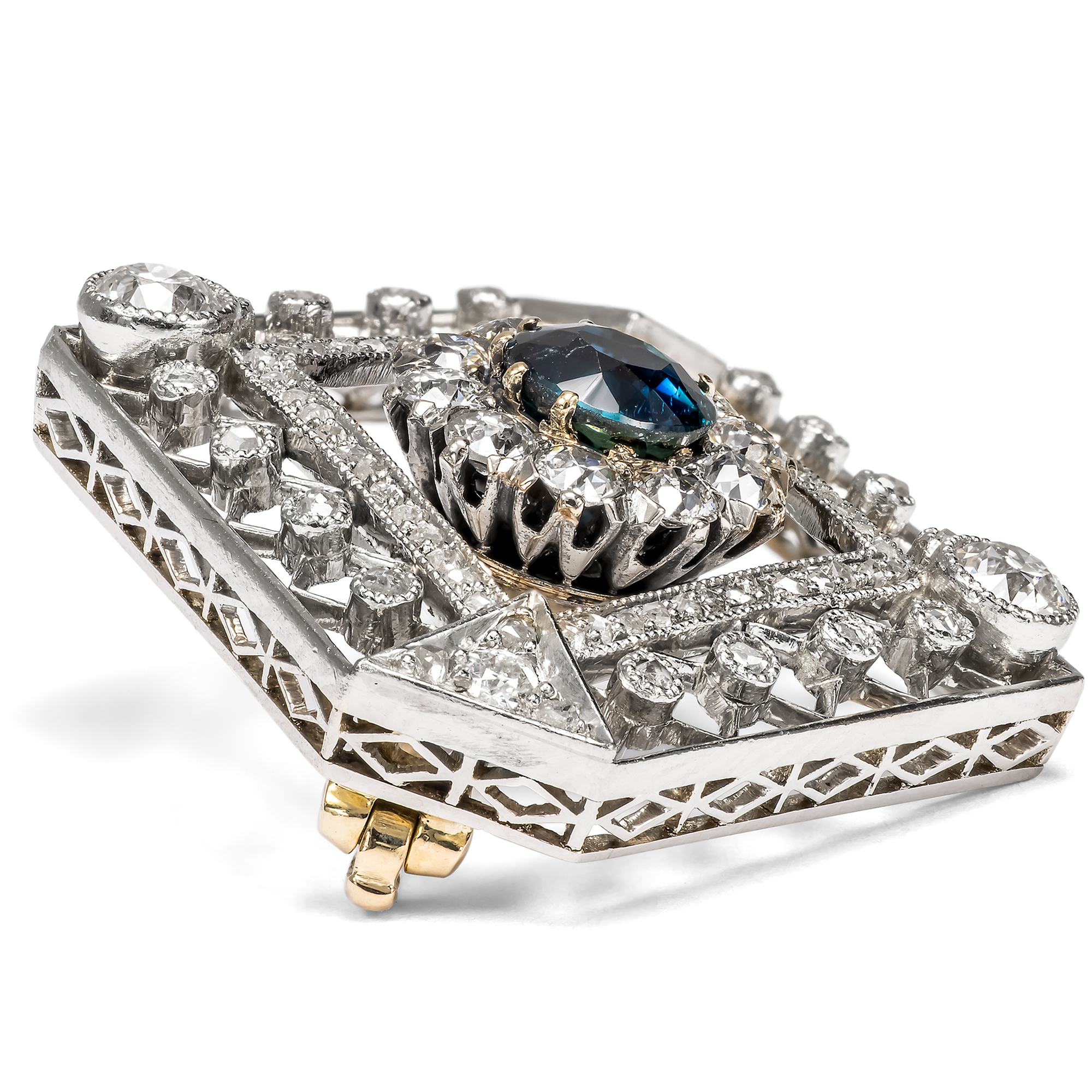 Antique Platinum Brooch with Diamonds and an older Sapphire, c. 1910 Antique Platinum Brooch with Diamonds and an older Sapphire, c. 1910