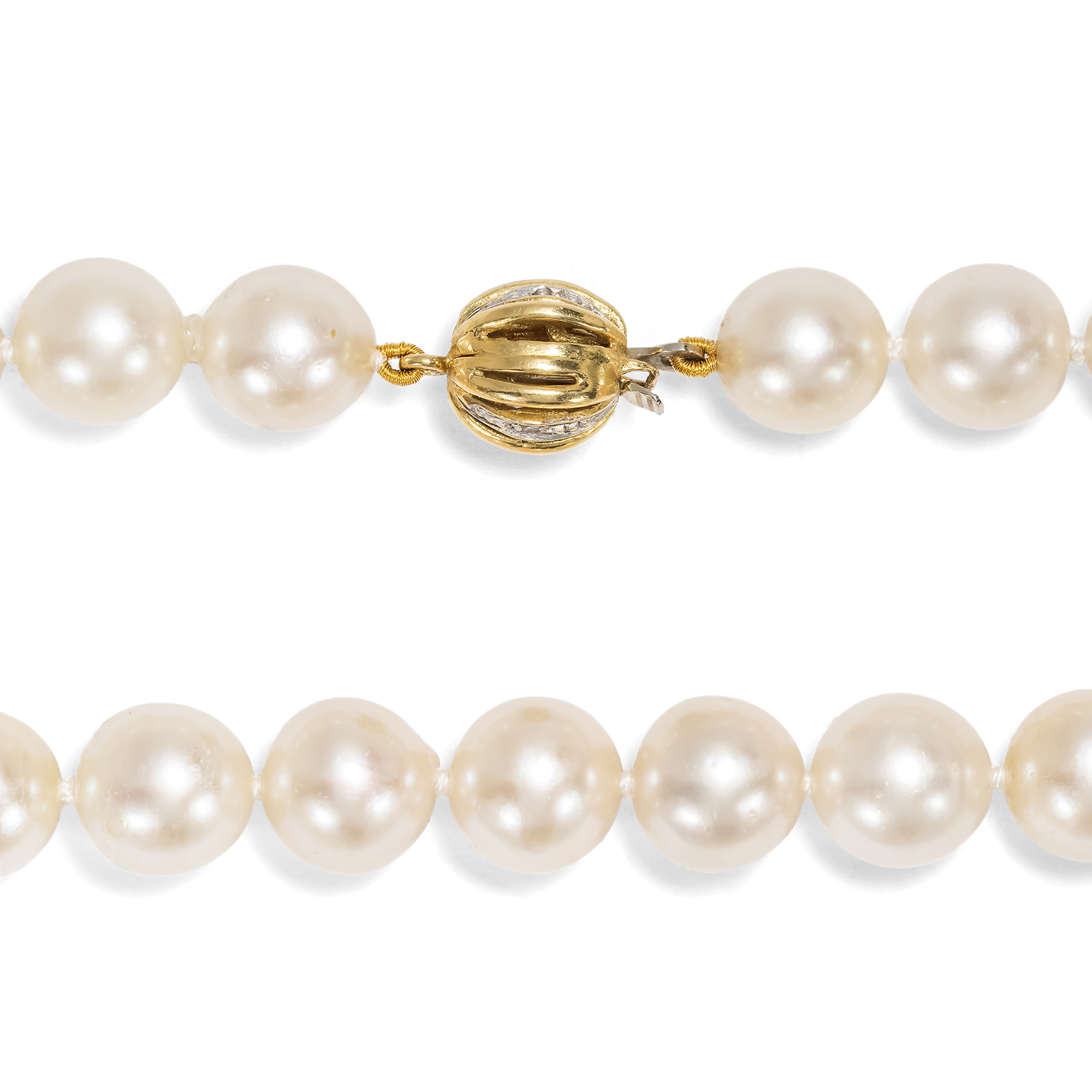 Timeless Necklace Made of Saltwater Cultured Pearls with a Gold Clasp, c. 1985 Timeless Necklace Made of Saltwater Cultured Pearls with a Gold Clasp, c. 1985