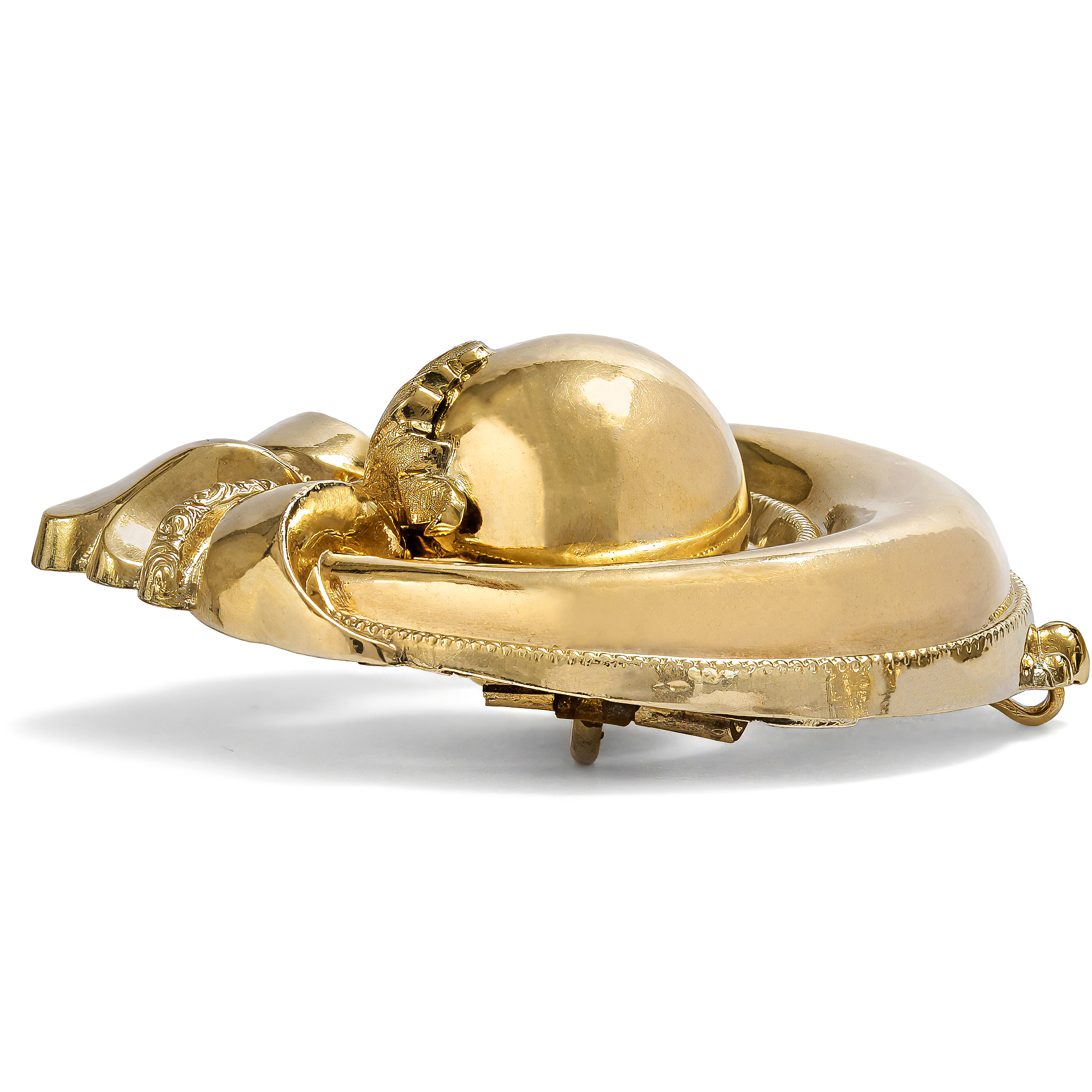 Kraftvolle Brosche des Realismus aus getriebenem Gold, um 1860 Kraftvolle Brosche des Realismus aus getriebenem Gold, um 1860