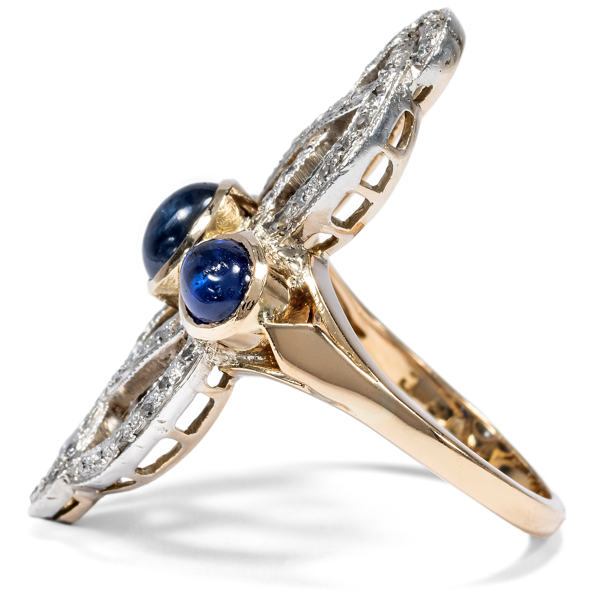Großer Ring in historischer Form mit Saphiren & Diamanten, um 1985 Großer Ring in historischer Form mit Saphiren & Diamanten, um 1985