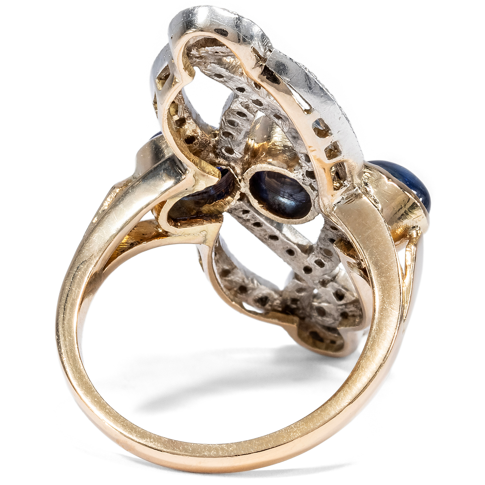 Großer Ring in historischer Form mit Saphiren & Diamanten, um 1985 Großer Ring in historischer Form mit Saphiren & Diamanten, um 1985
