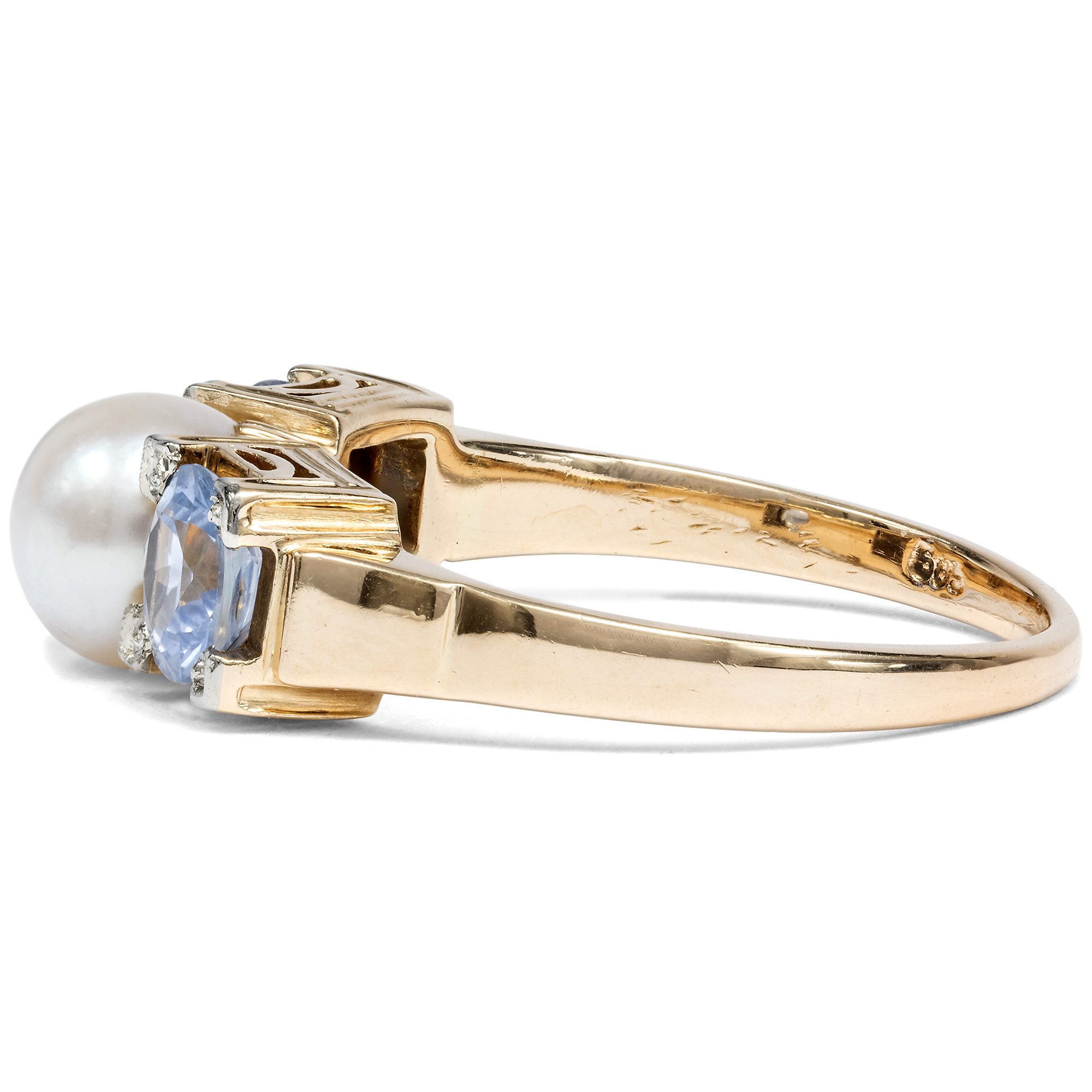 Feiner vintage Ring mit Perle & hellblauen Saphiren in Gold, um 1955 Feiner vintage Ring mit Perle & hellblauen Saphiren in Gold, um 1955