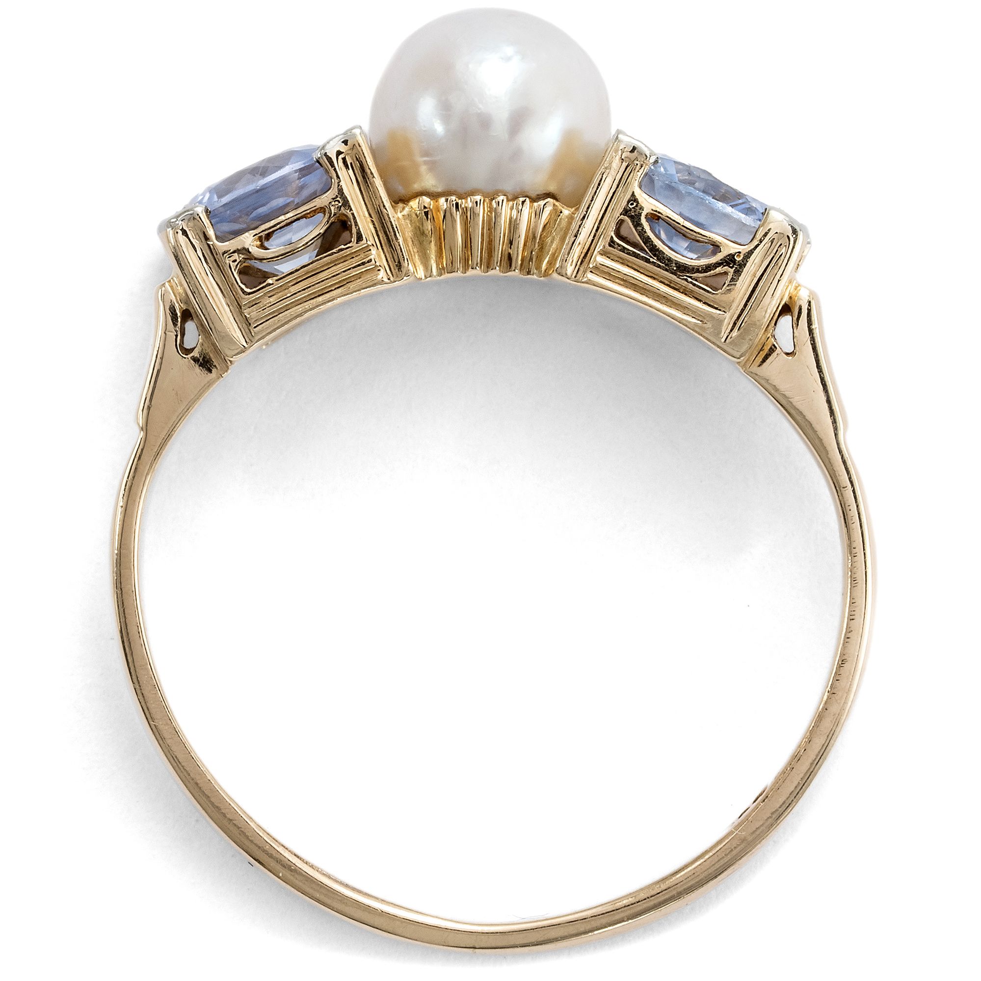 Feiner vintage Ring mit Perle & hellblauen Saphiren in Gold, um 1955 Feiner vintage Ring mit Perle & hellblauen Saphiren in Gold, um 1955