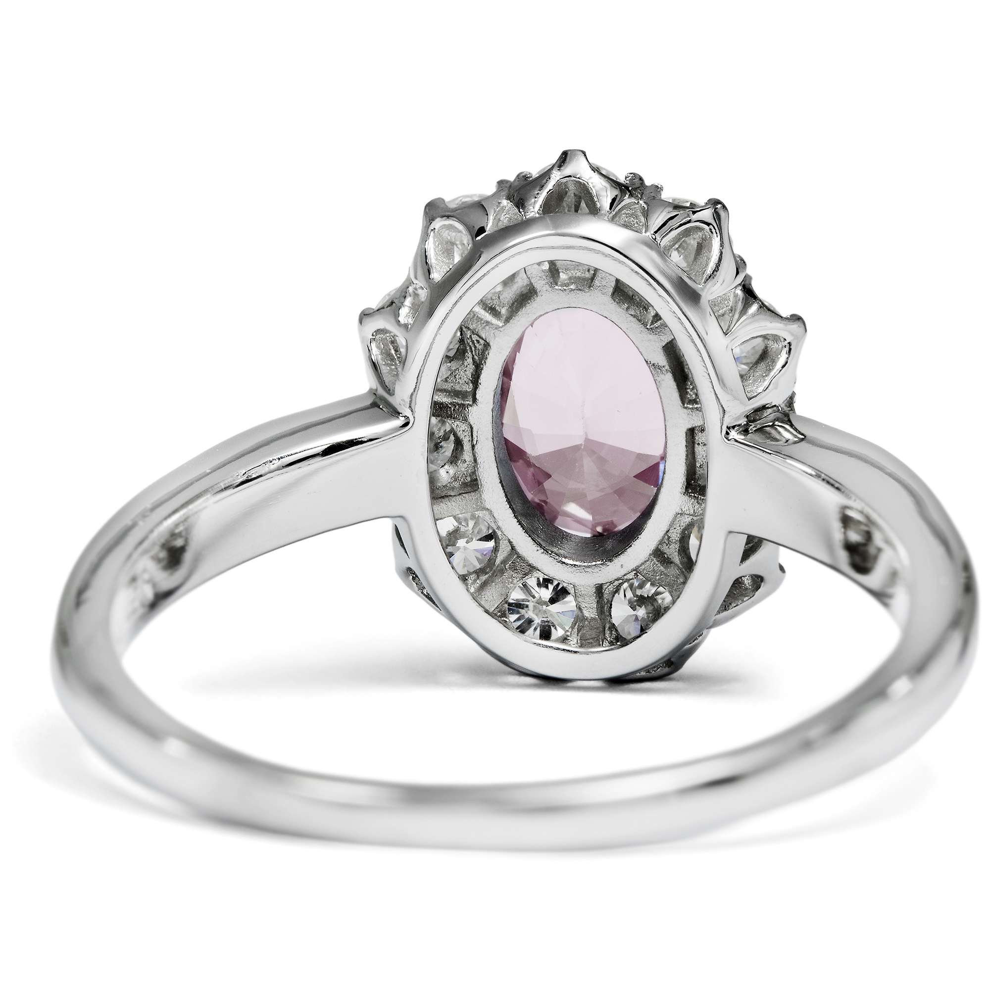 Eleganter Ring mit orange-pinkem Saphir & Brillanten, aus unserer Werkstatt Eleganter Ring mit orange-pinkem Saphir & Brillanten, aus unserer Werkstatt