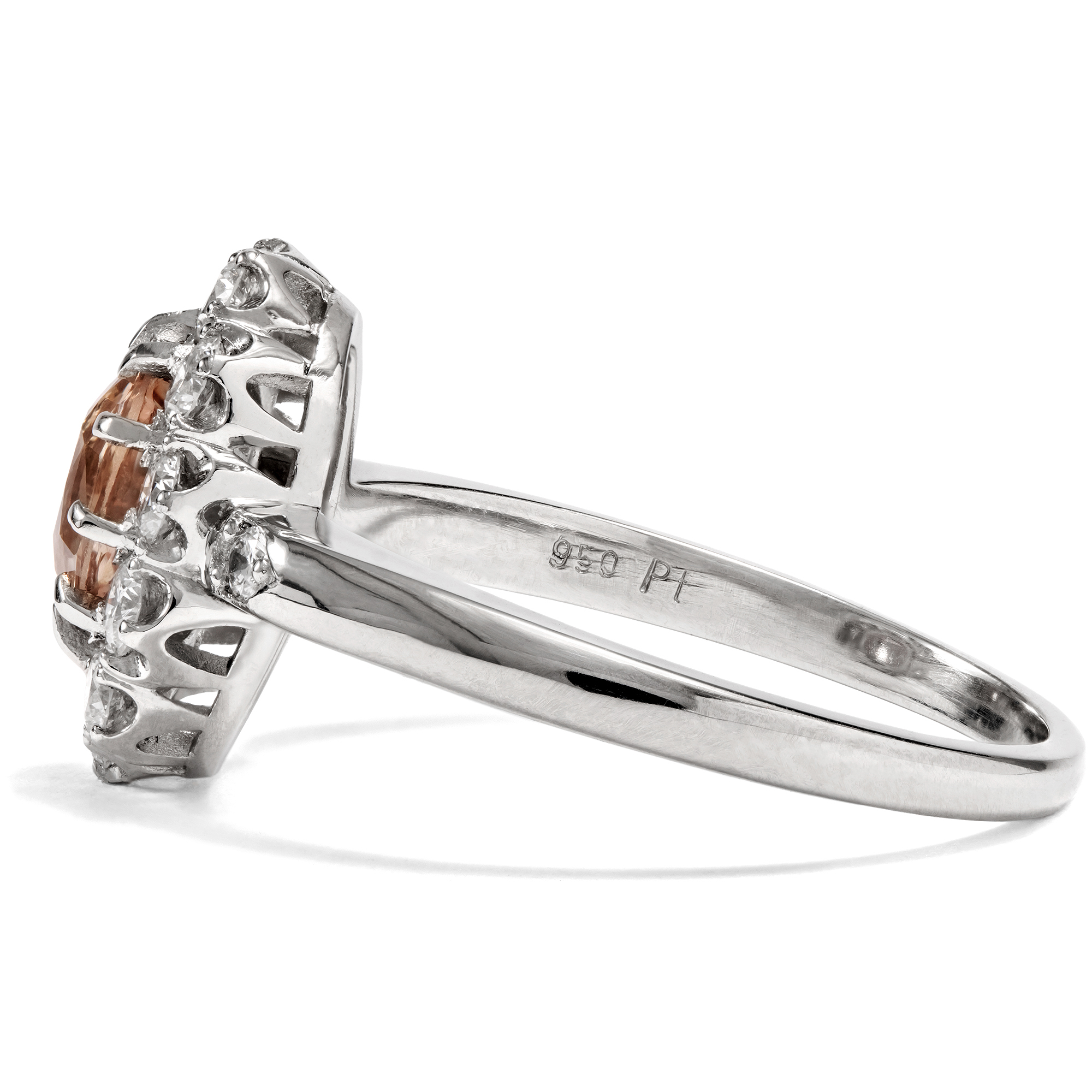 Eleganter Ring aus Platin mit Padparadscha-Saphir und Brillanten, aus unserer Werkstatt Eleganter Ring aus Platin mit Padparadscha-Saphir und Brillanten, aus unserer Werkstatt