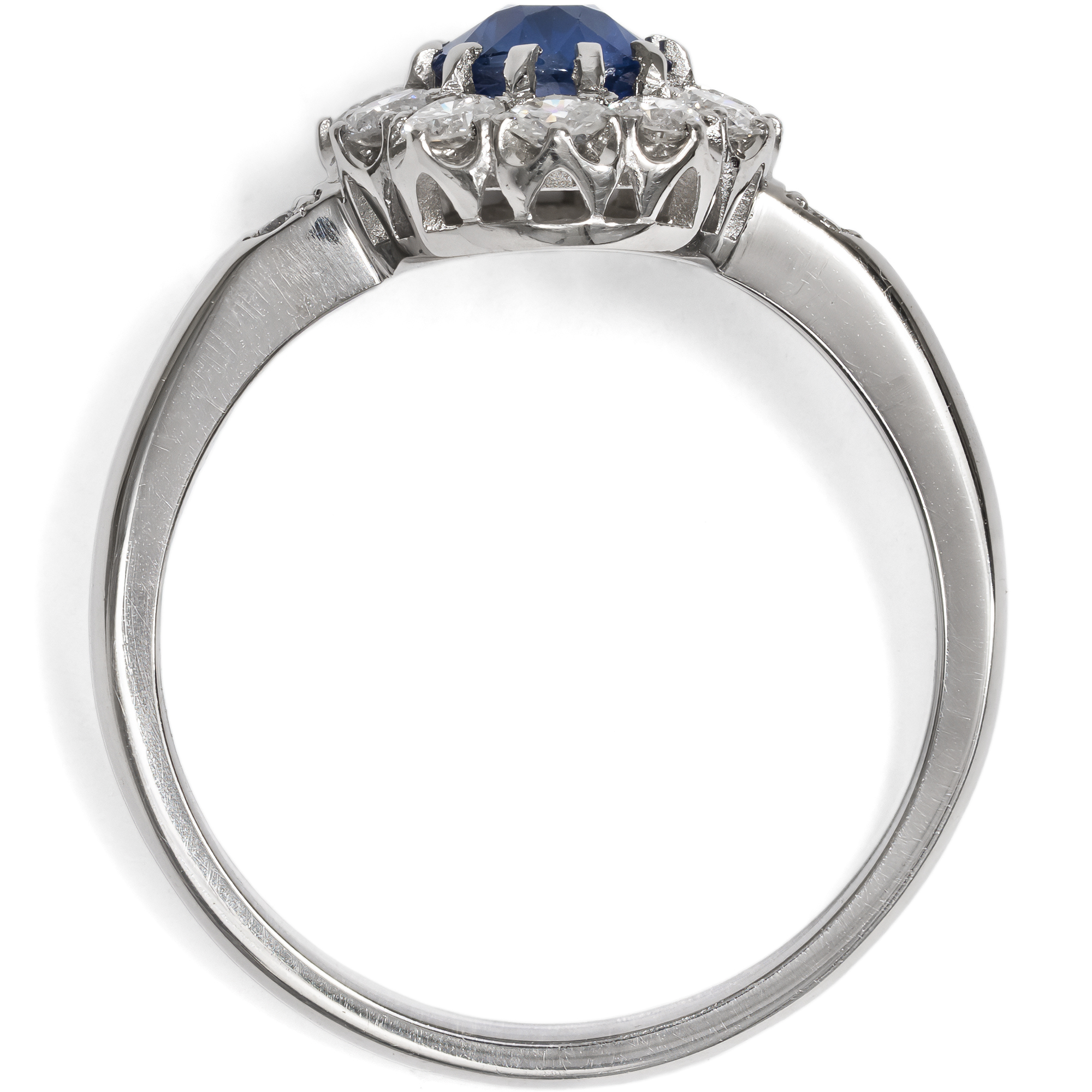 Elegant Ring with an Untreated Sapphire and Brilliant-Cut Diamonds in Platinum, Handcrafted in Our Workshop Elegant Ring with an Untreated Sapphire and Brilliant-Cut Diamonds in Platinum, Handcrafted in Our Workshop