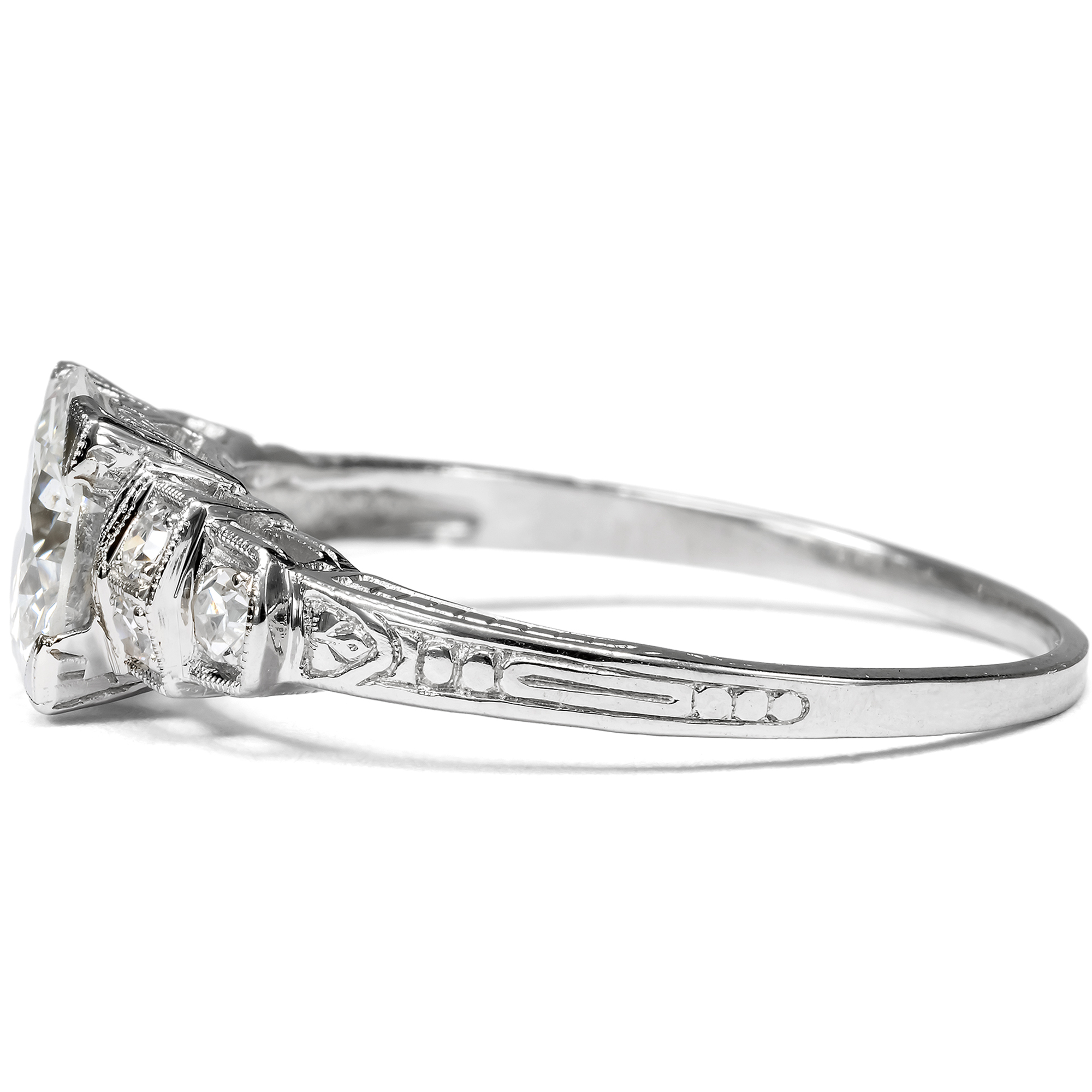 Prachtvoller Ring mit 1,13 ct vintage Brillant, aus unserer Werkstatt Prachtvoller Ring mit 1,13 ct vintage Brillant, aus unserer Werkstatt