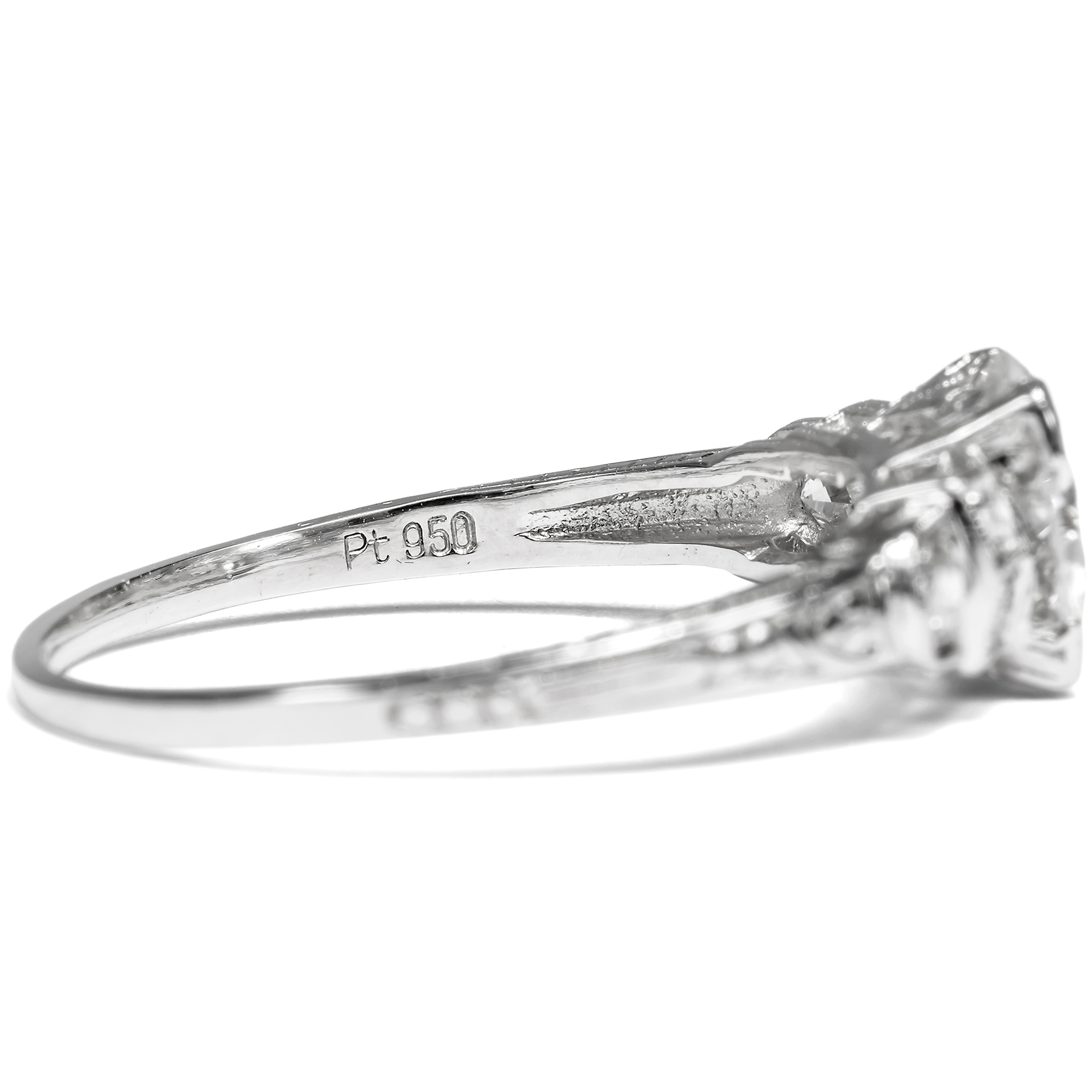 Prachtvoller Ring mit 1,13 ct vintage Brillant, aus unserer Werkstatt Prachtvoller Ring mit 1,13 ct vintage Brillant, aus unserer Werkstatt