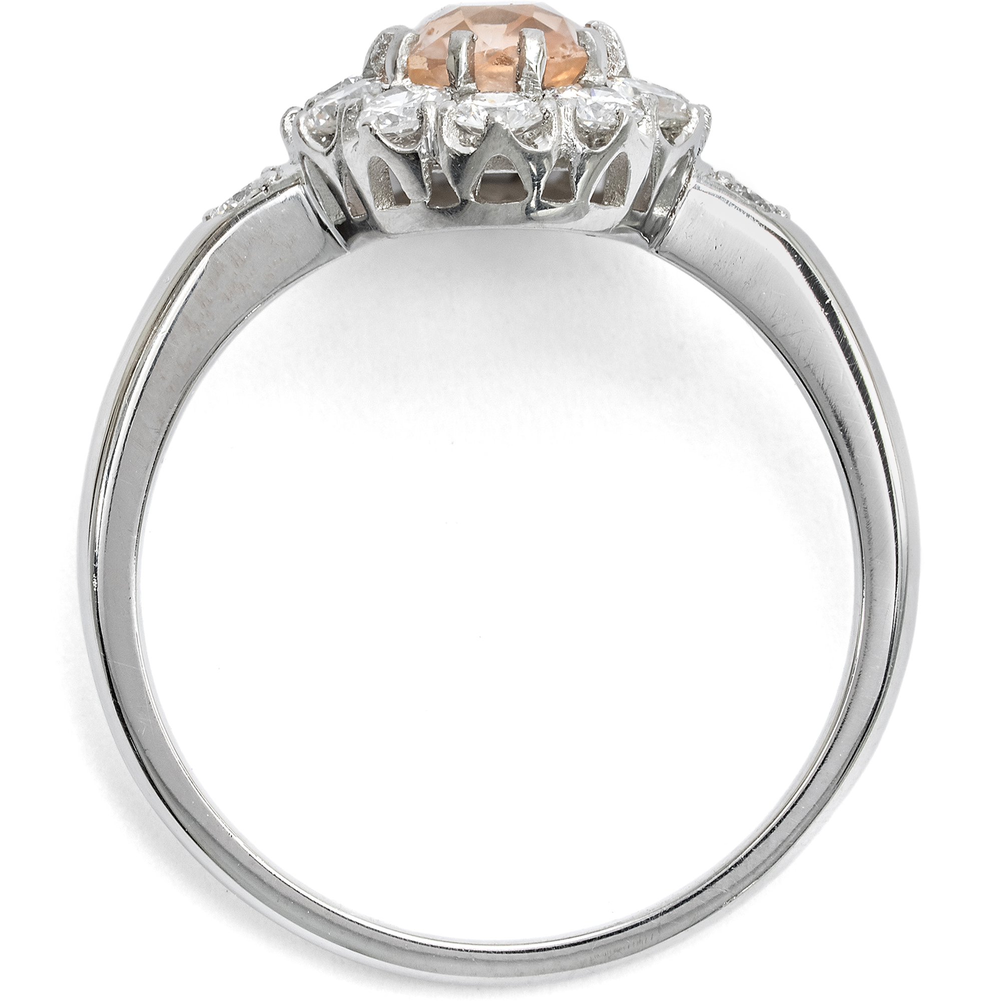 Platinring mit lotusblütenfarbenem Saphir & Brillanten, aus unserer Werkstatt Platinring mit lotusblütenfarbenem Saphir & Brillanten, aus unserer Werkstatt