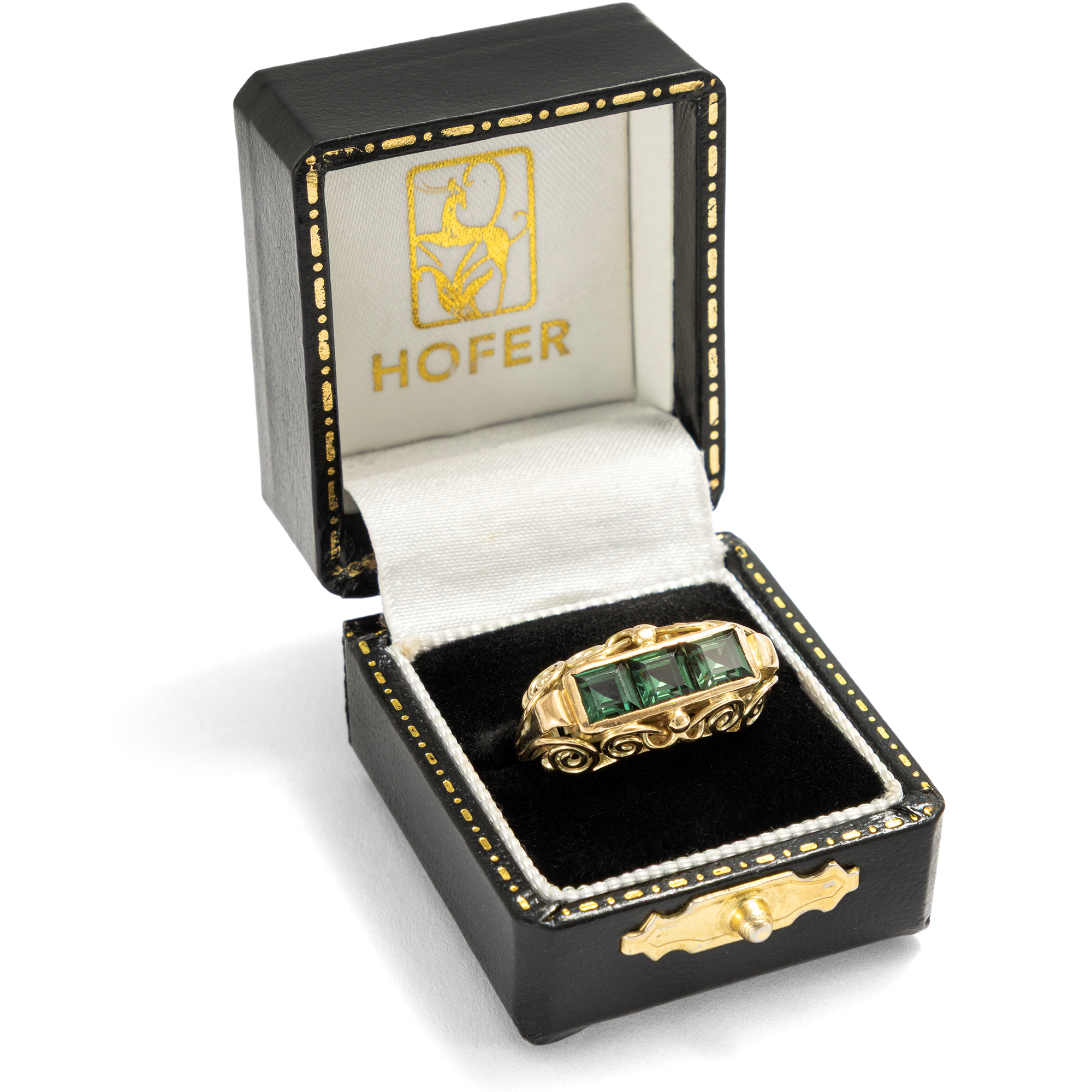 Sommerlicher Ring aus Gold mit synthetischen Spinellen, um 1940 Sommerlicher Ring aus Gold mit synthetischen Spinellen, um 1940