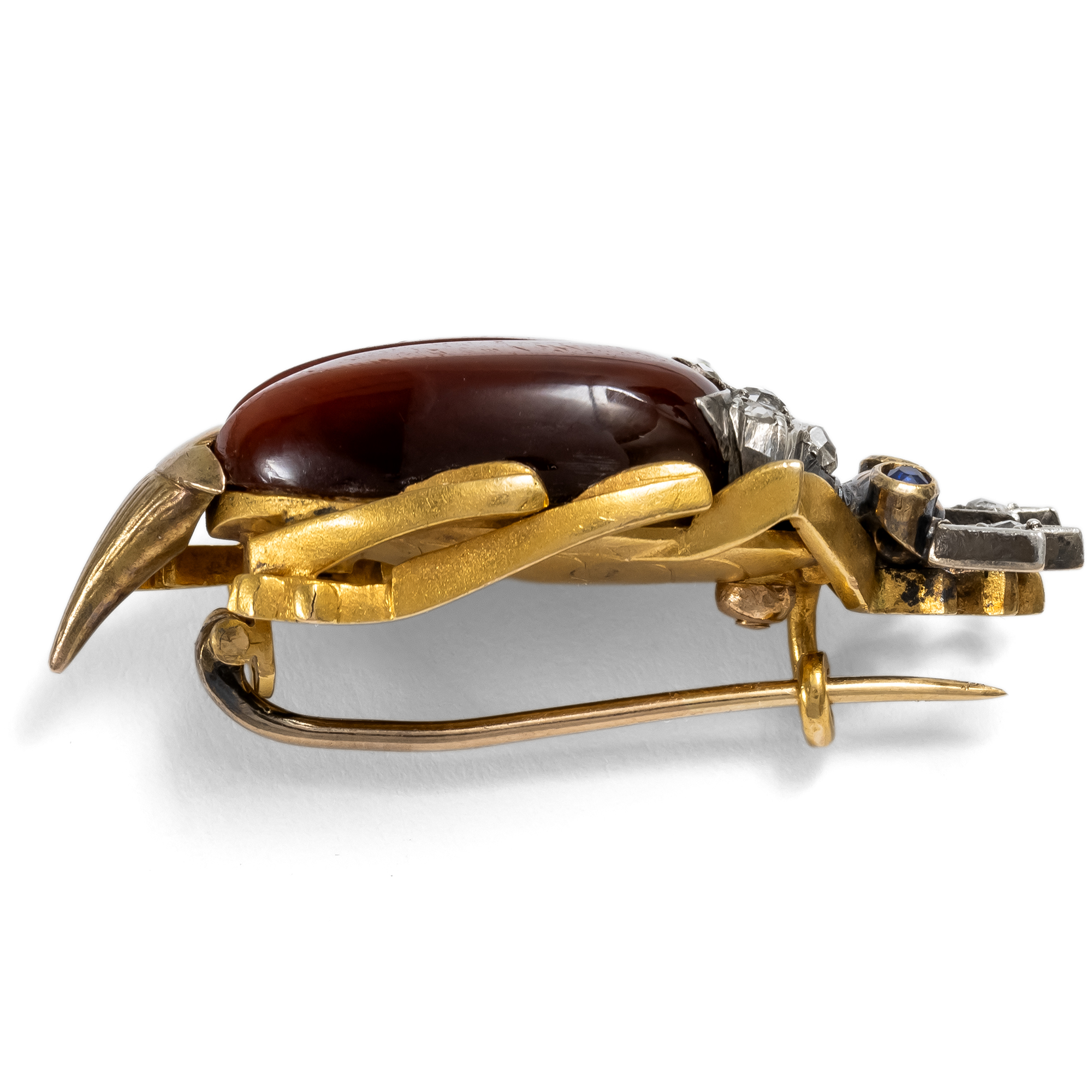 Antike Käfer-Brosche aus Gold mit Tigeraugen, Saphiren und Diamanten, um 1885 Antike Käfer-Brosche aus Gold mit Tigeraugen, Saphiren und Diamanten, um 1885