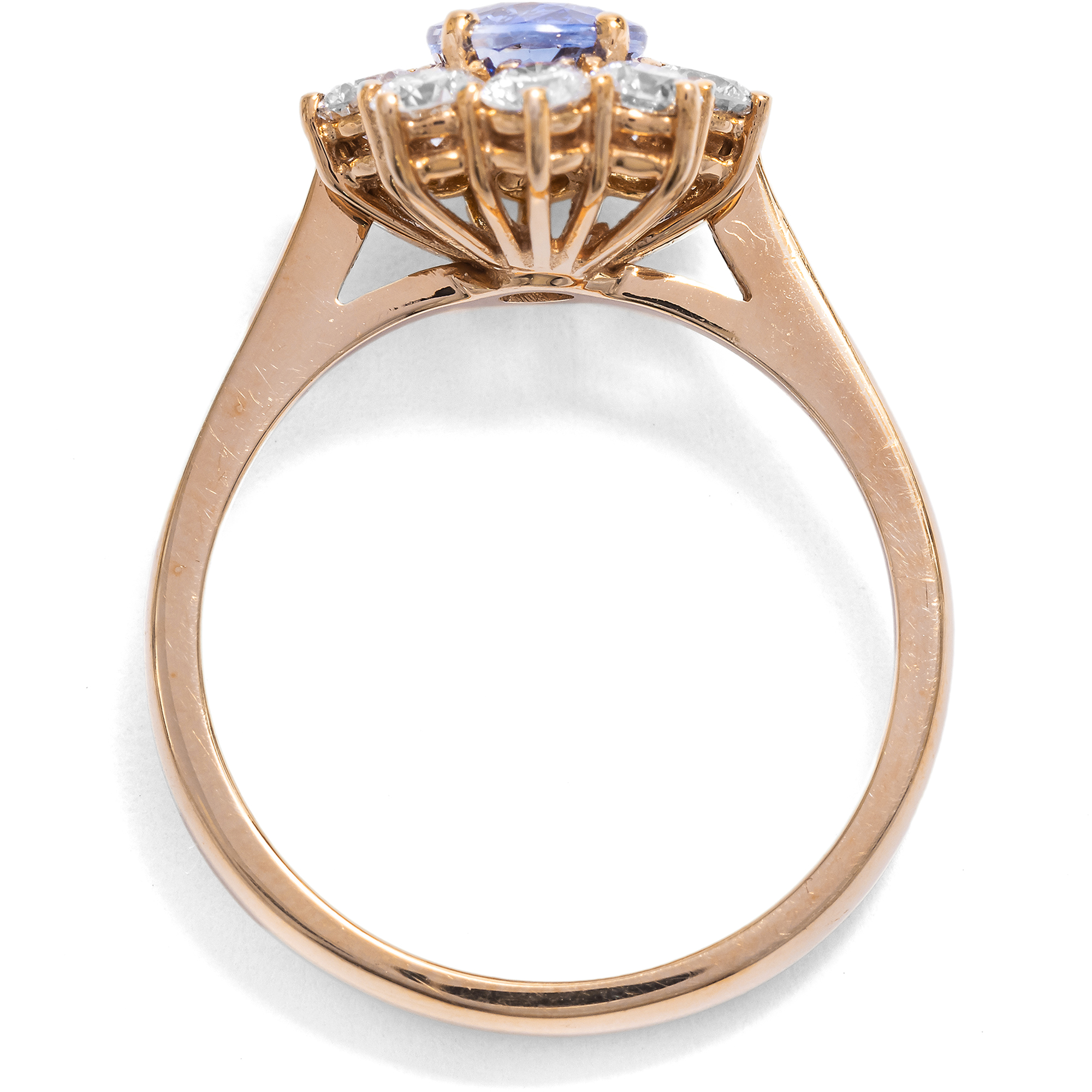 Sommerlicher Ring mit Saphir & Diamanten in Roségold, aus unserer Werkstatt Sommerlicher Ring mit Saphir & Diamanten in Roségold, aus unserer Werkstatt