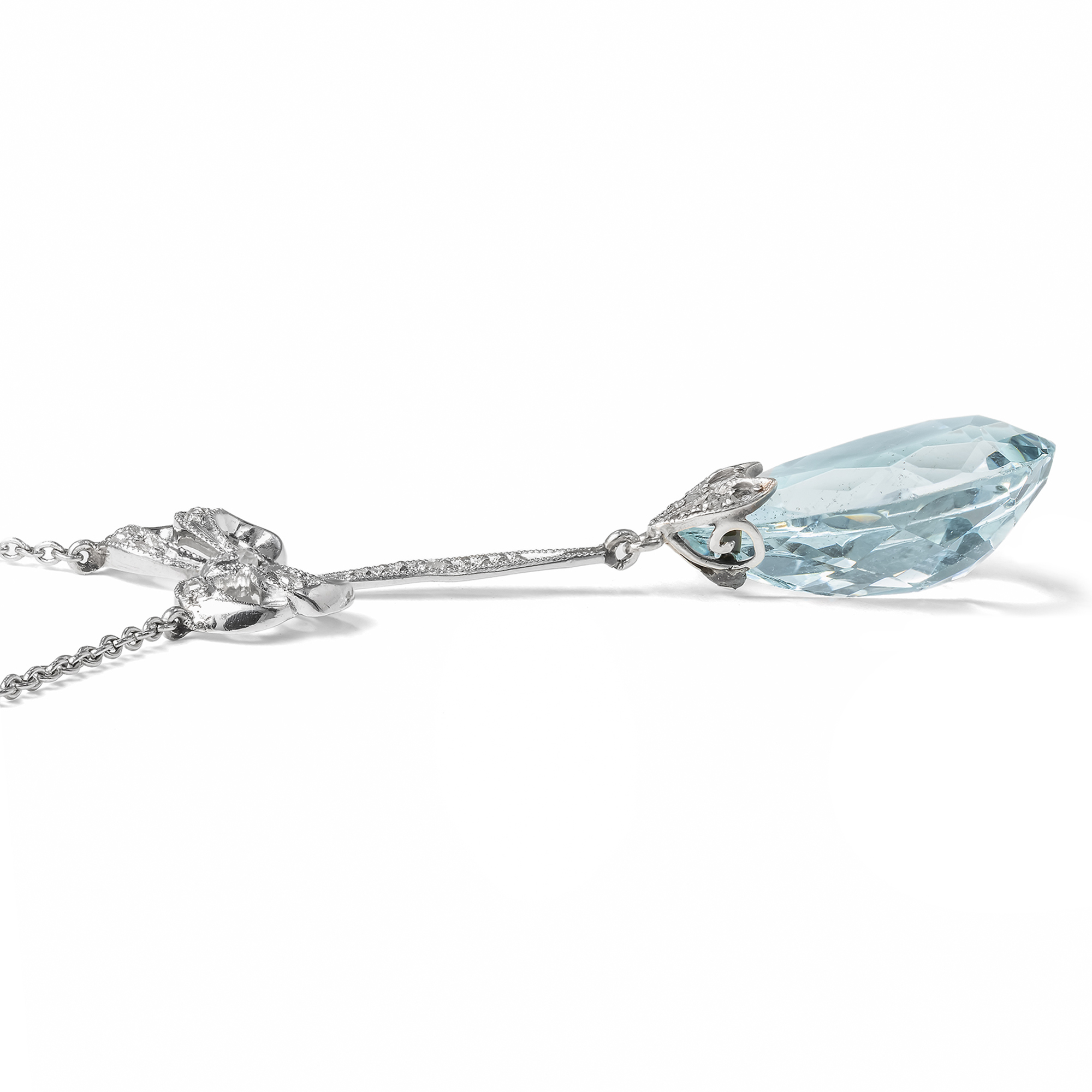 Zartes Collier mit Diamanten & Aquamarin in Platin, um 1910 Zartes Collier mit Diamanten & Aquamarin in Platin, um 1910