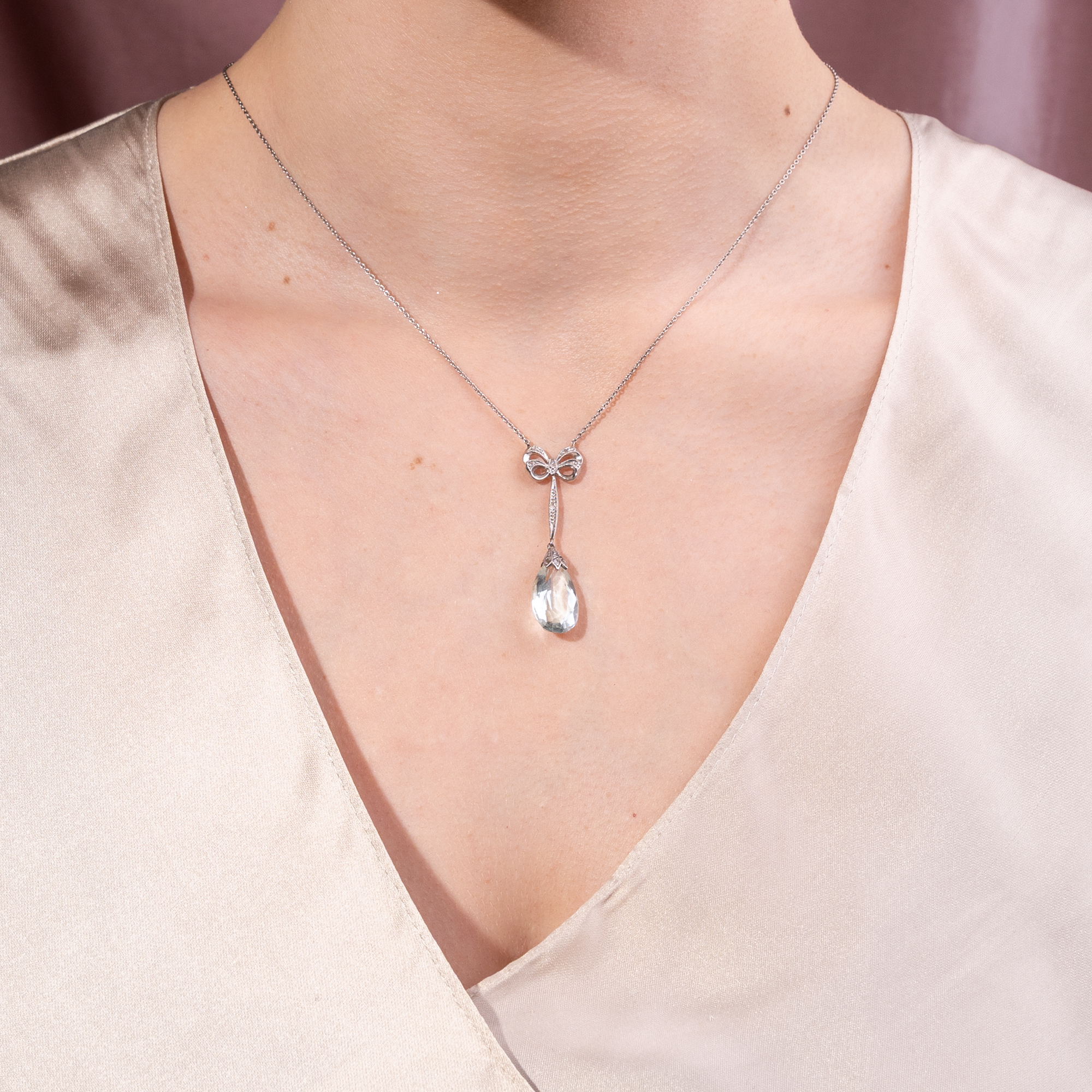 Zartes Collier mit Diamanten & Aquamarin in Platin, um 1910 Zartes Collier mit Diamanten & Aquamarin in Platin, um 1910