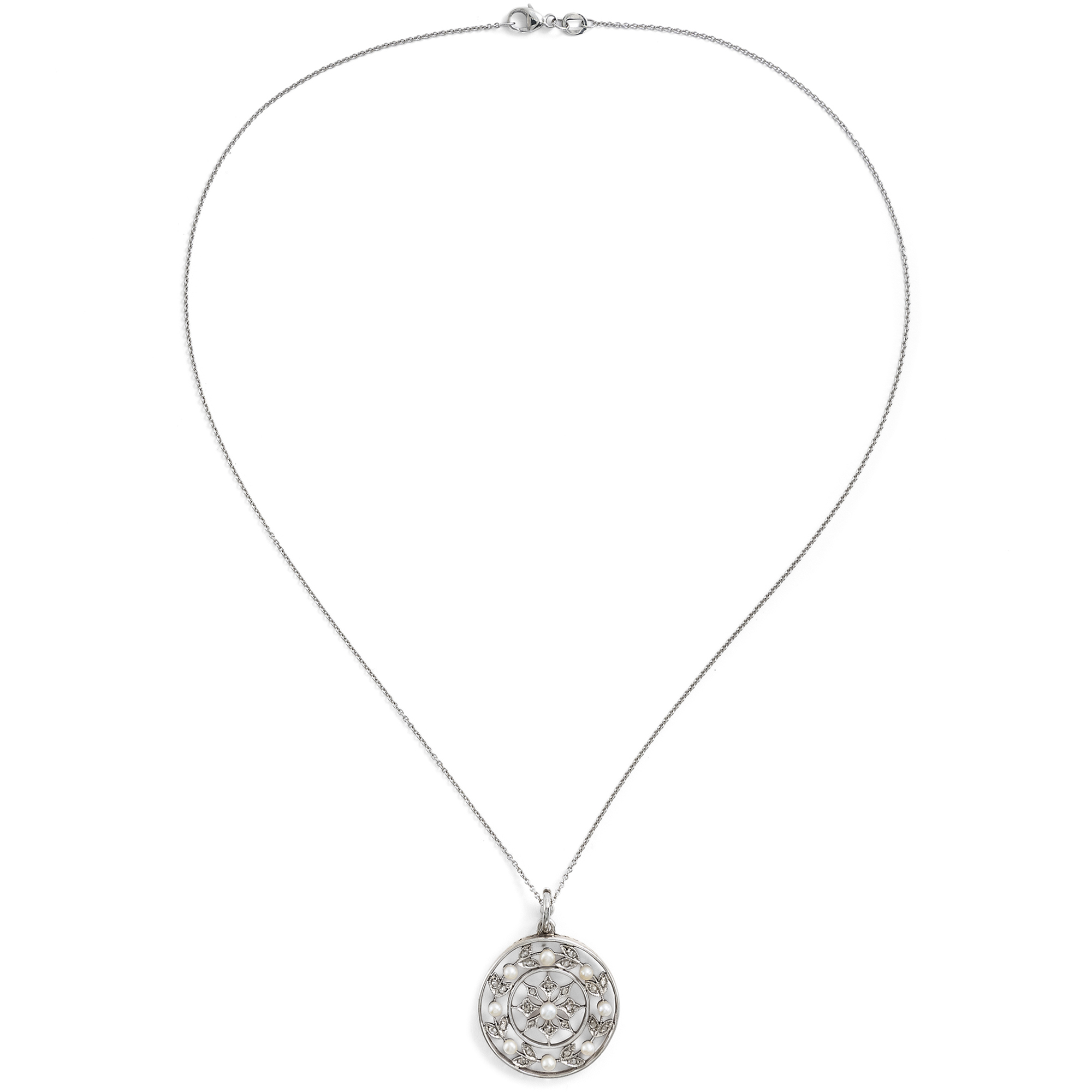 Eleganter Anhänger mit Diamanten & Perlen in Platin, Paris, um 1910 Eleganter Anhänger mit Diamanten & Perlen in Platin, Paris, um 1910