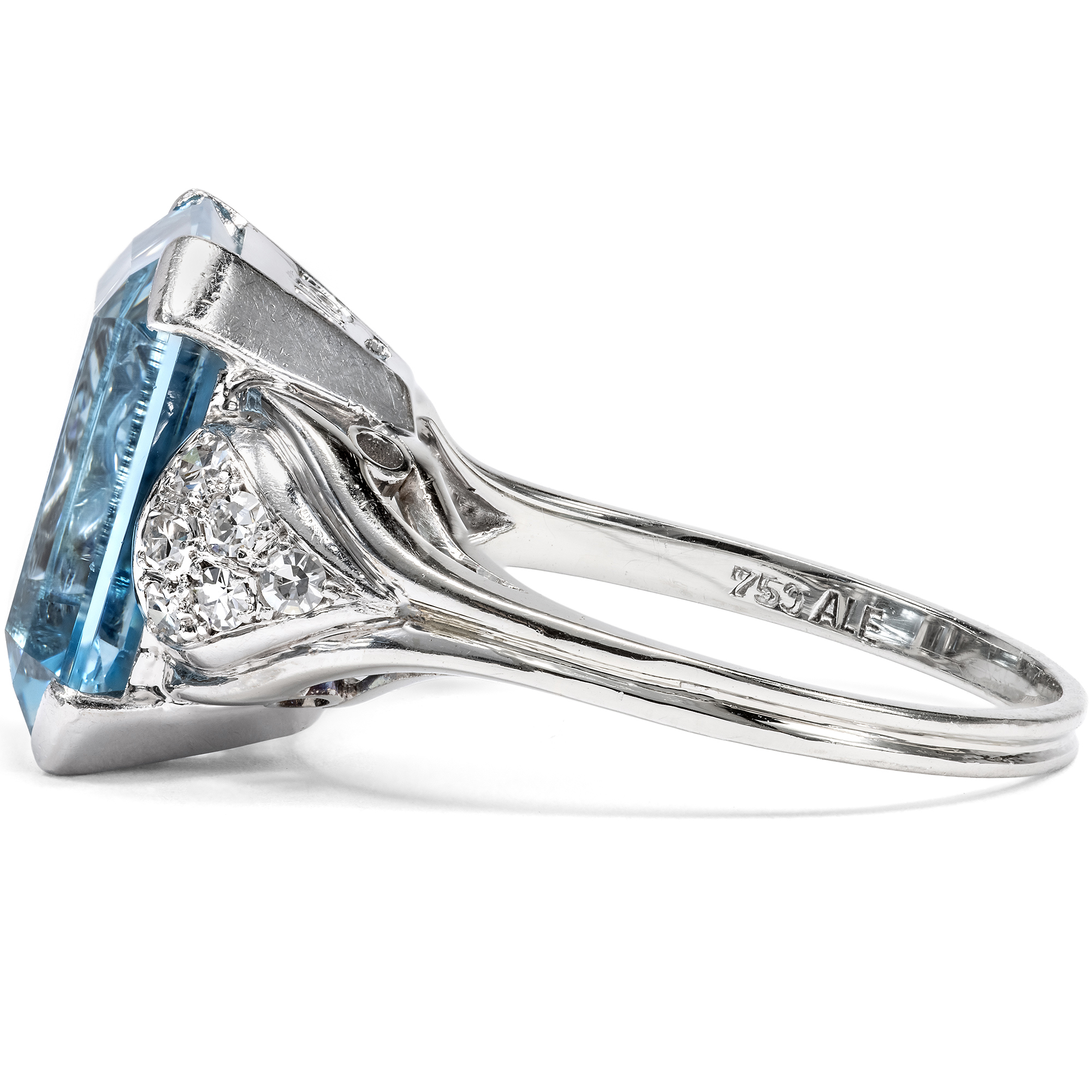 Erstklassiger vintage Ring mit Aquamarin & Diamanten in Weißgold, um 1965 Erstklassiger vintage Ring mit Aquamarin & Diamanten in Weißgold, um 1965
