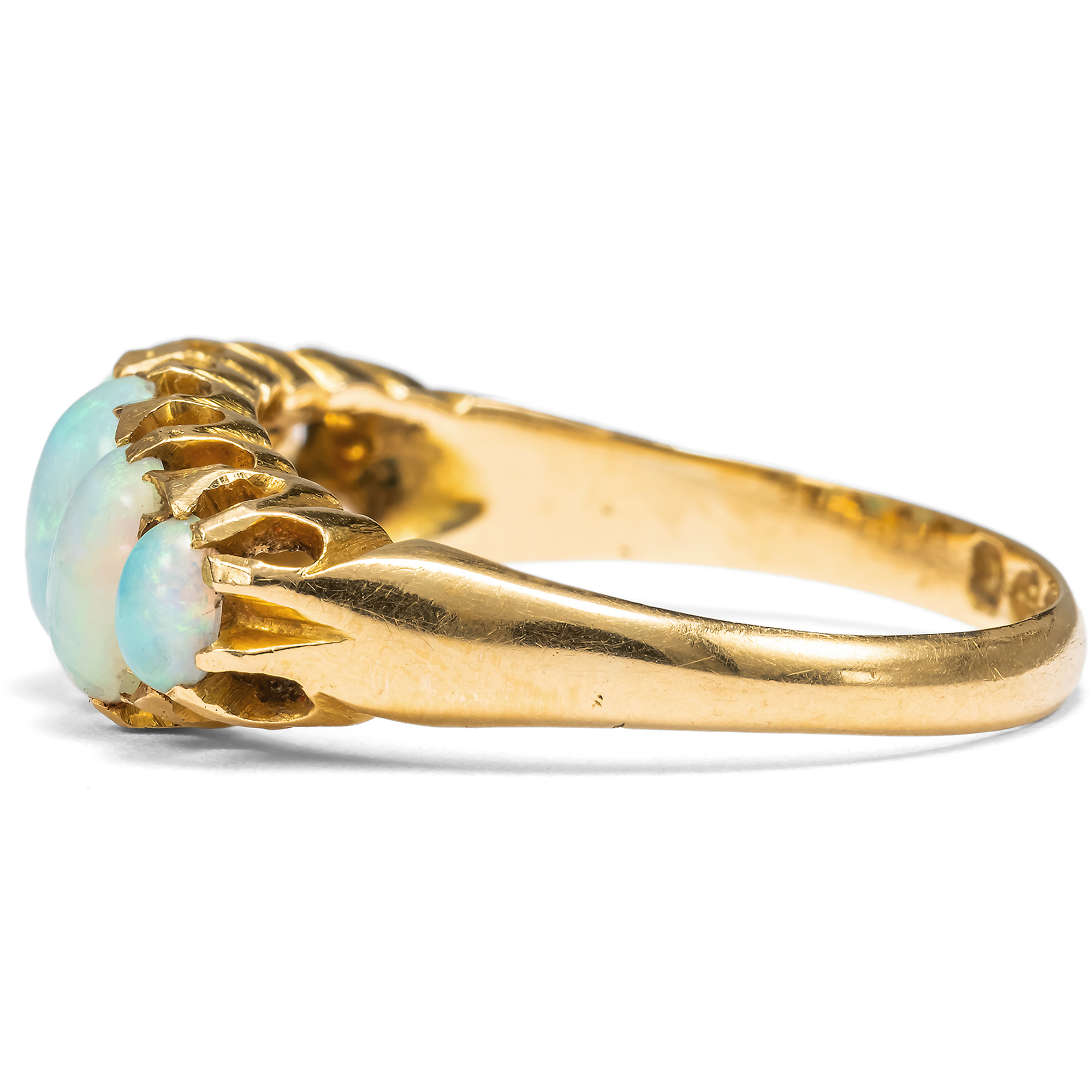 Antiker Ring mit fünf qualitätsvollen australischen Opalen in Gold, Chester 1903 Antiker Ring mit fünf qualitätsvollen australischen Opalen in Gold, Chester 1903