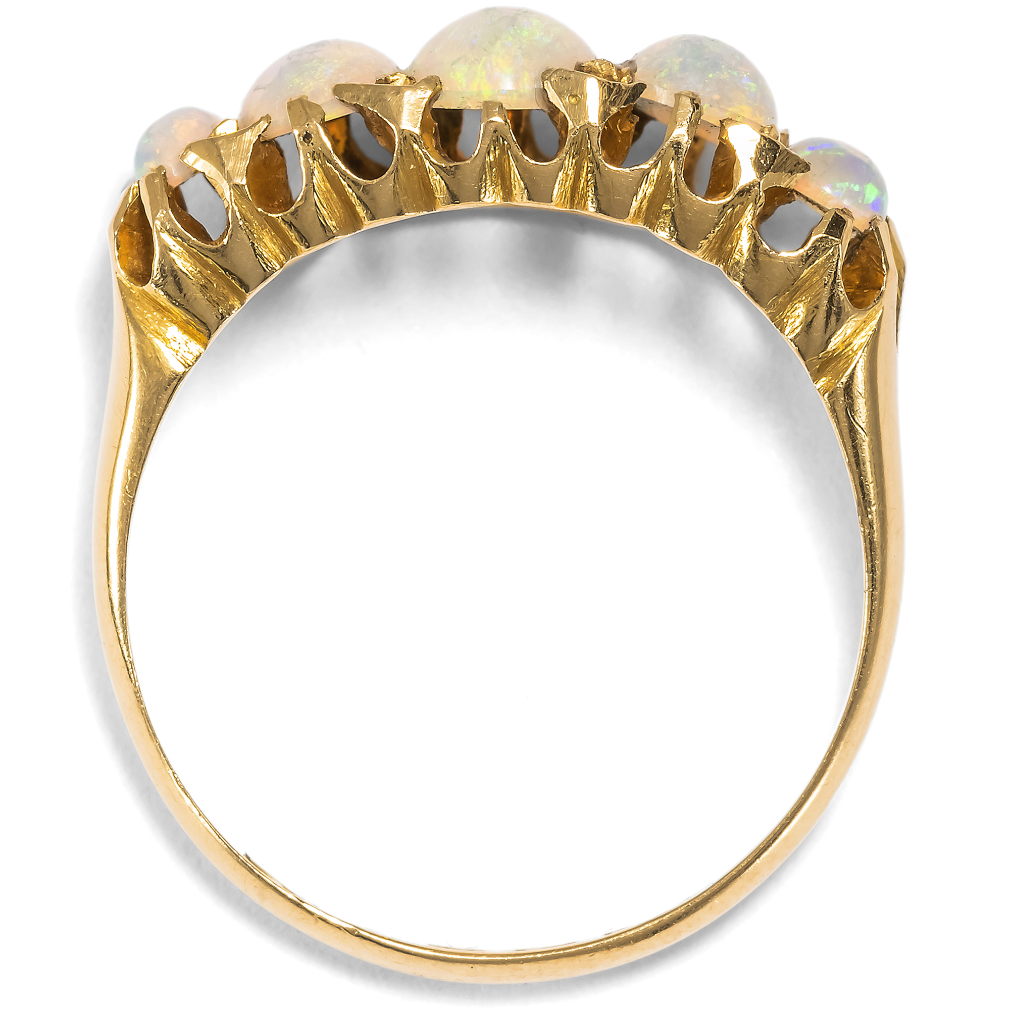Antiker Ring mit fünf qualitätsvollen australischen Opalen in Gold, Chester 1903 Antiker Ring mit fünf qualitätsvollen australischen Opalen in Gold, Chester 1903