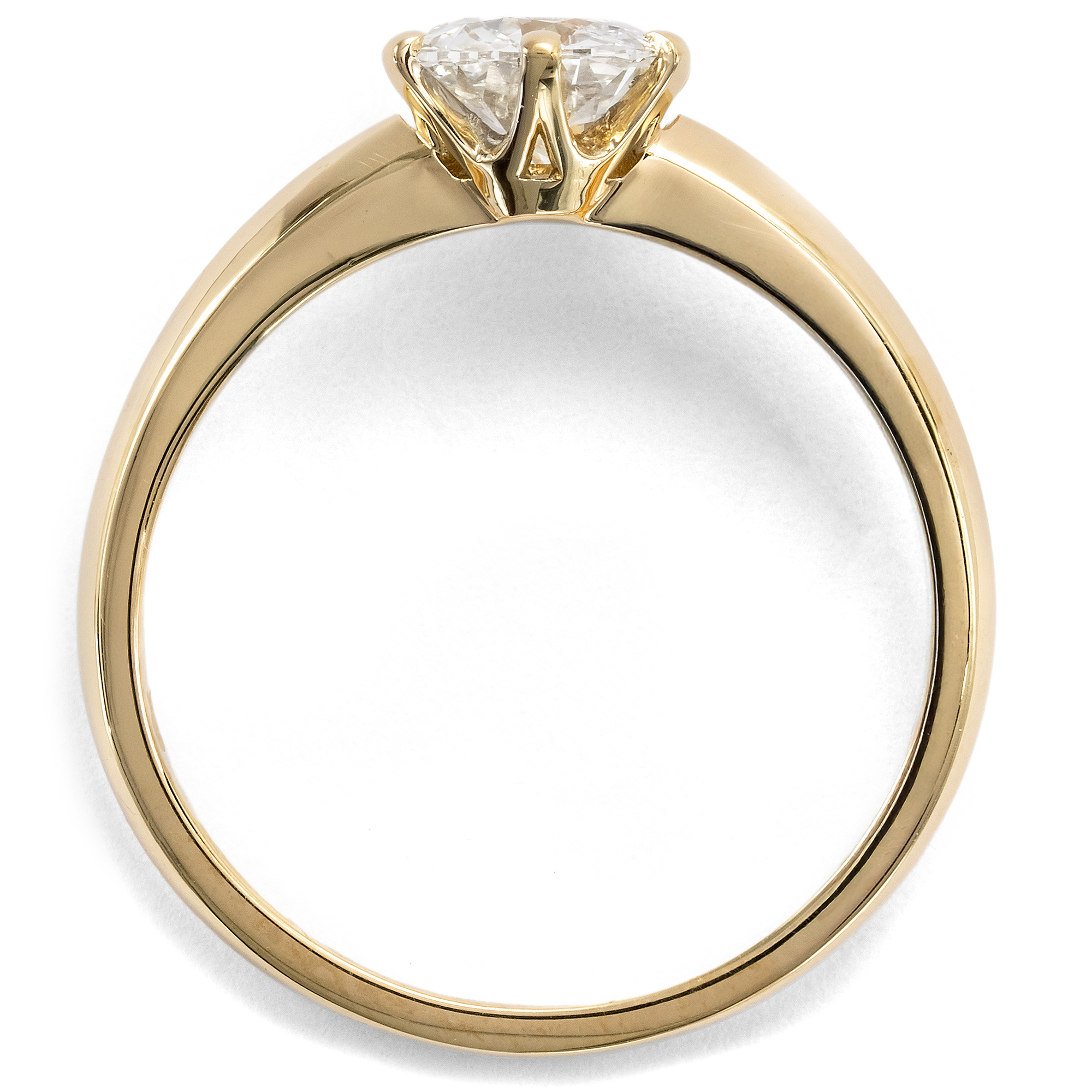 Klassischer Verlobungsring aus Gelbgold mit 0,95 ct Diamant im Altschliff, aus unserer Werkstatt Klassischer Verlobungsring aus Gelbgold mit 0,95 ct Diamant im Altschliff, aus unserer Werkstatt