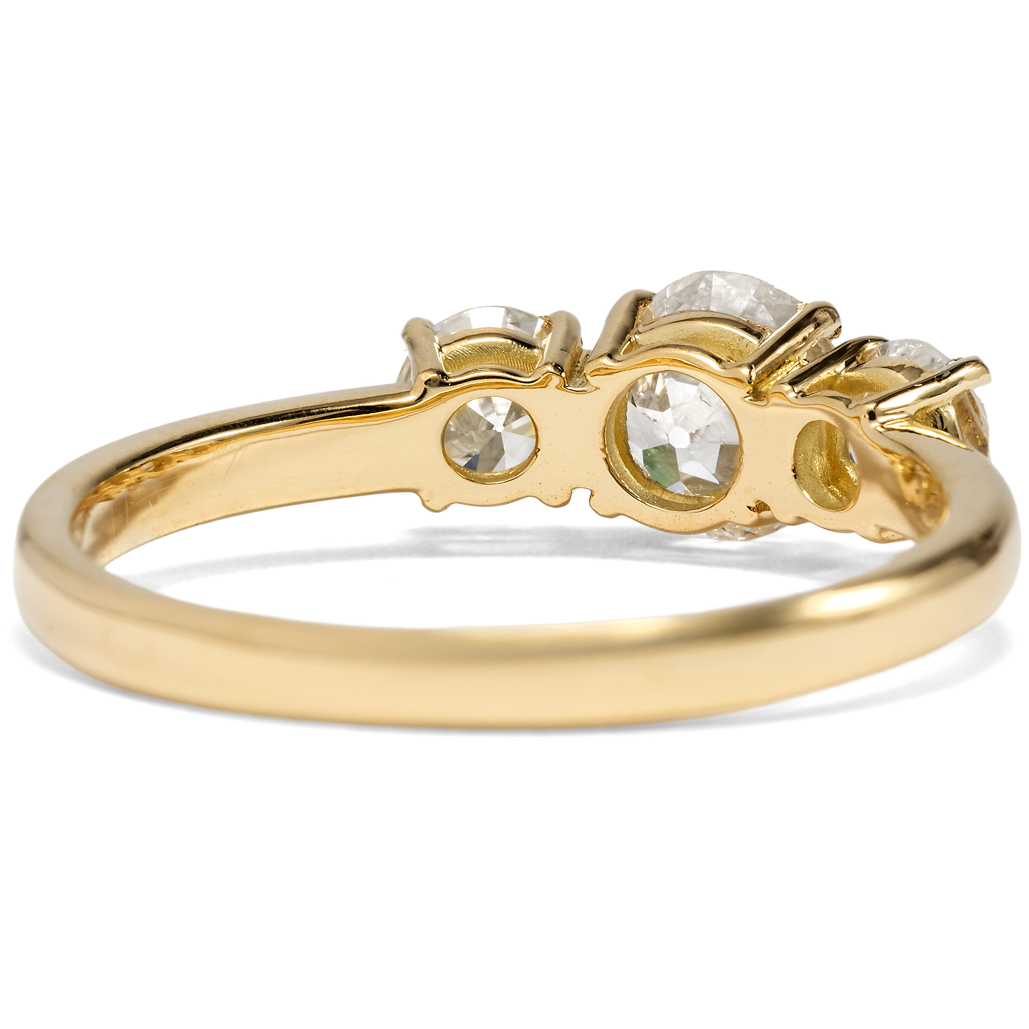 Ungetragener „Trilogie“-Ring mit 1,19 ct Diamanten im Altschliff, aus unserer Werkstatt Ungetragener „Trilogie“-Ring mit 1,19 ct Diamanten im Altschliff, aus unserer Werkstatt