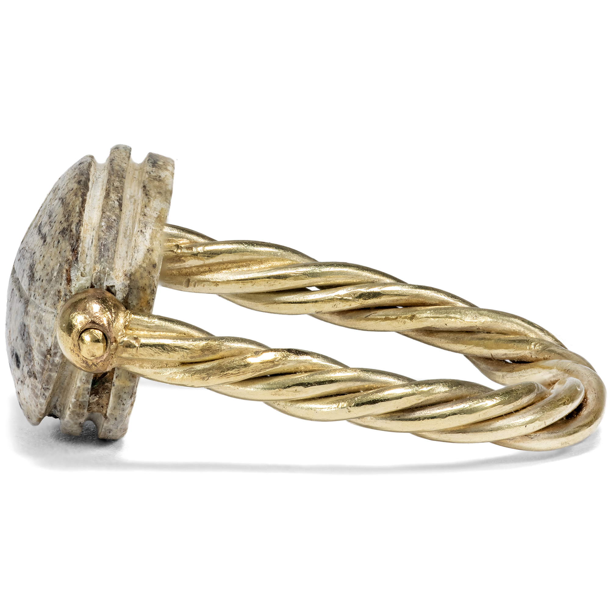 Ring mit altägyptischem Skarabäus in Gold, 1. Hälfte des 20, Jhdts. Ring mit altägyptischem Skarabäus in Gold, 1. Hälfte des 20, Jhdts.