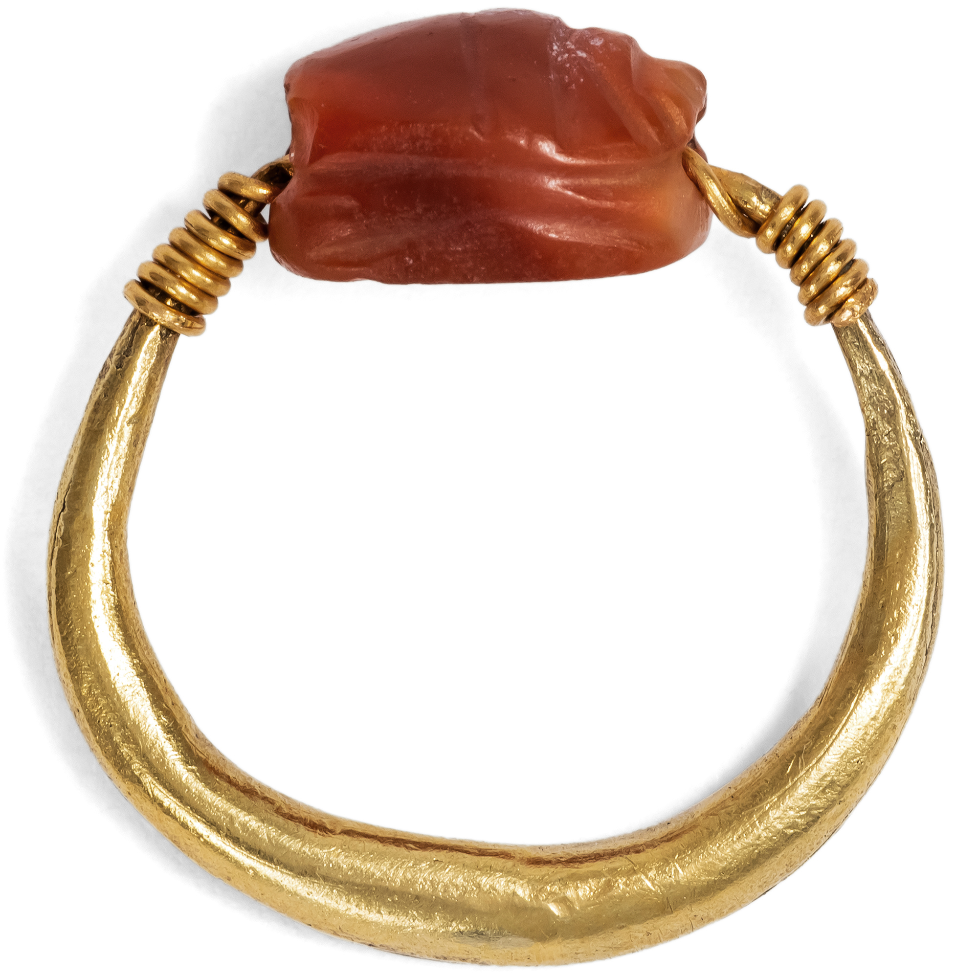 Altägyptischer Ring mit Skarabäus aus Karneol in Elektron, Neues Reich (ca. 1539–1069 v. Chr.) Altägyptischer Ring mit Skarabäus aus Karneol in Elektron, Neues Reich (ca. 1539–1069 v. Chr.)
