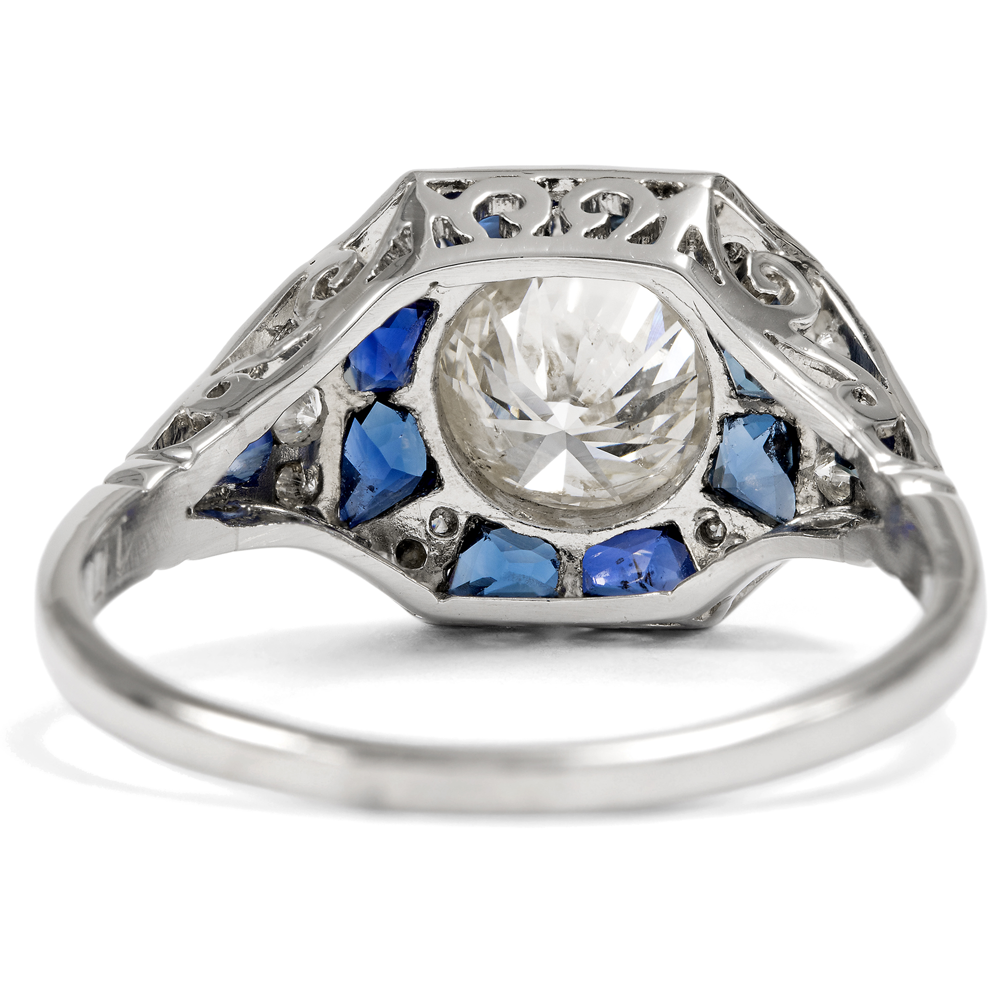 Moderner Ring aus Platin mit Diamanten & Saphiren, um 2000 Moderner Ring aus Platin mit Diamanten & Saphiren, um 2000