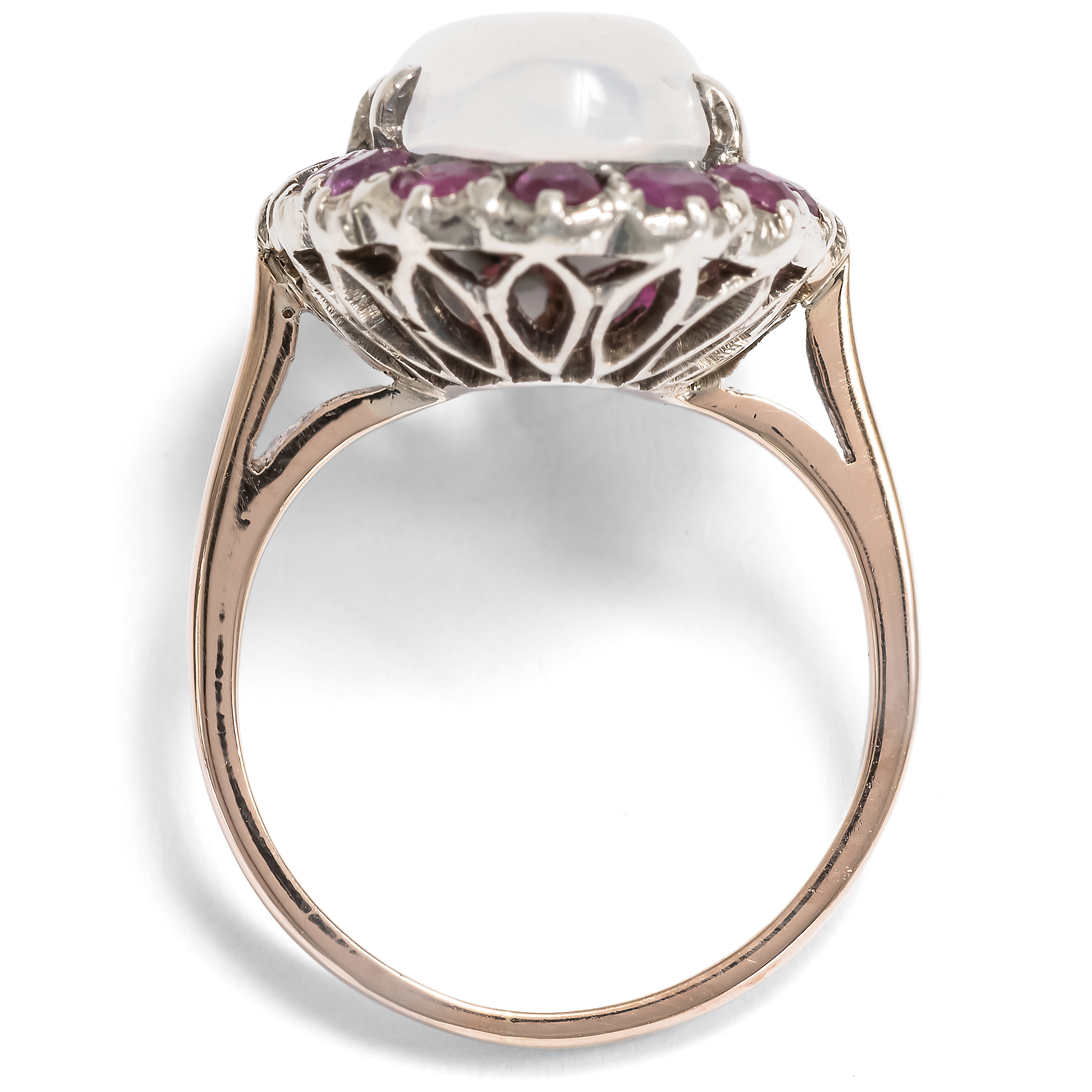 Vintage Ring mit Mondstein & pinkfarbenen Saphiren, wohl Südasien, 2. Hälfte des 20. Jhdts. Vintage Ring mit Mondstein & pinkfarbenen Saphiren, wohl Südasien, 2. Hälfte des 20. Jhdts.
