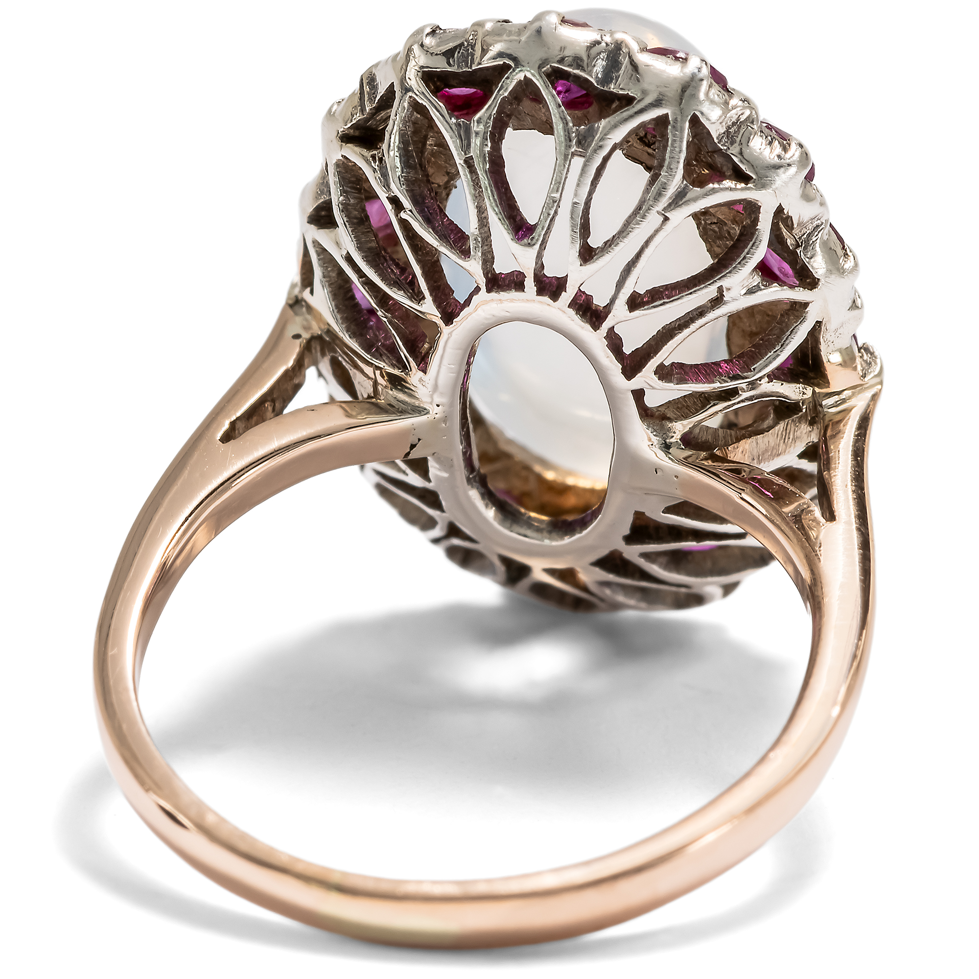 Vintage Ring mit Mondstein & pinkfarbenen Saphiren, wohl Südasien, 2. Hälfte des 20. Jhdts. Vintage Ring mit Mondstein & pinkfarbenen Saphiren, wohl Südasien, 2. Hälfte des 20. Jhdts.