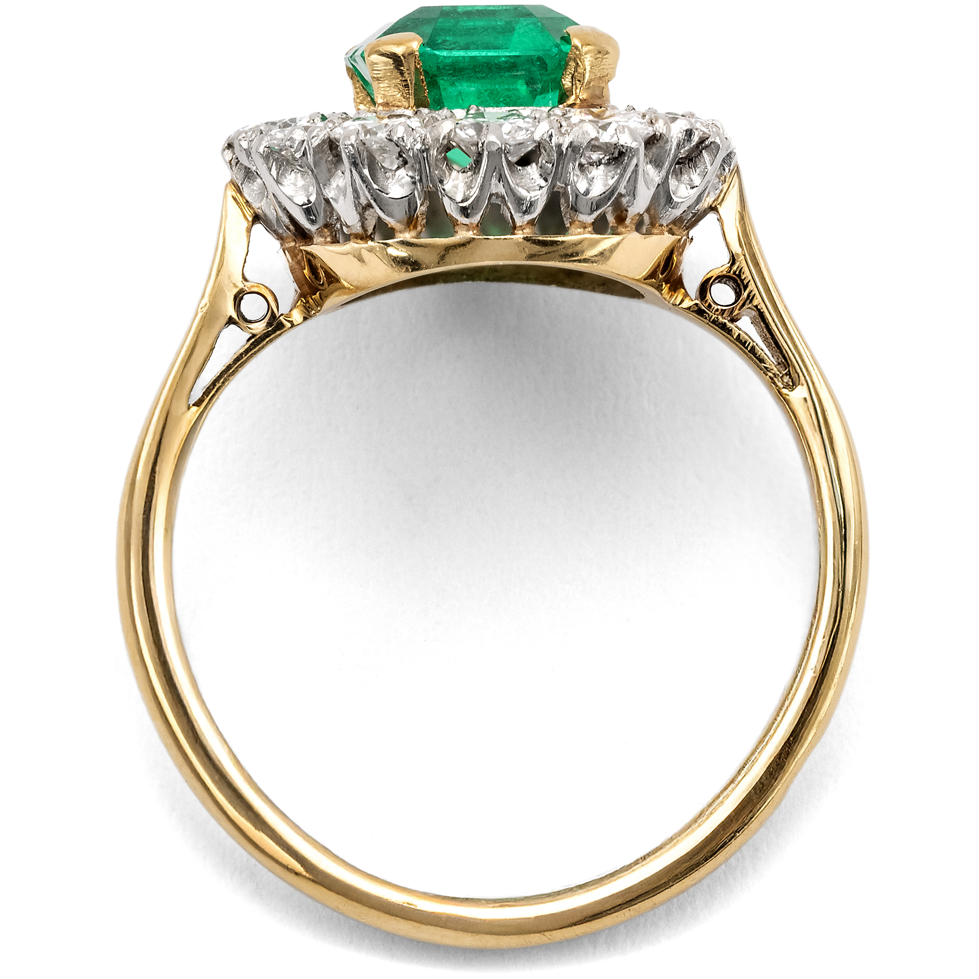 Timeless Cluster Ring with a Colombian Emerald and Diamonds, c. 1950 Timeless Cluster Ring with a Colombian Emerald and Diamonds, c. 1950