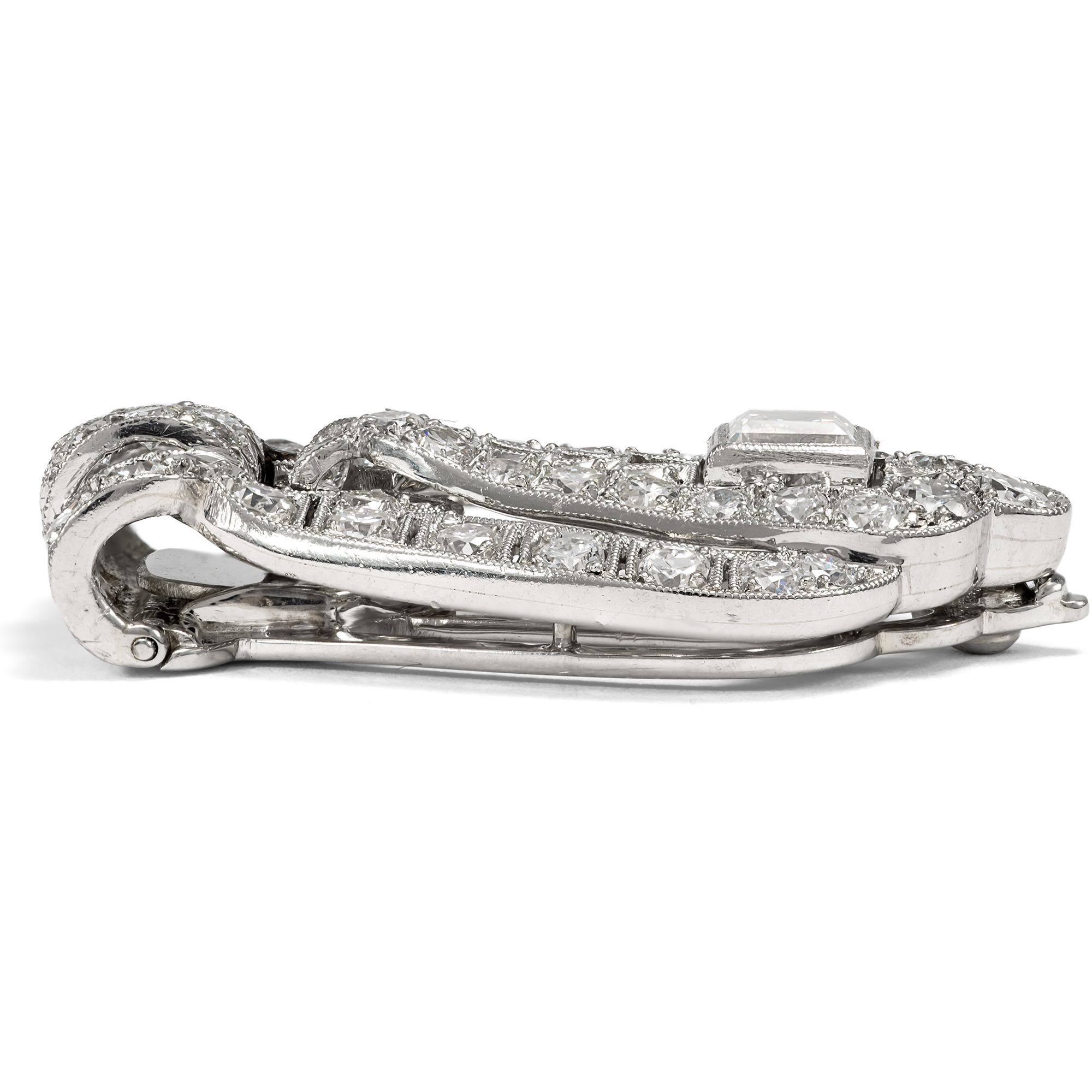 Déco Dress Clip with Diamonds in Platinum & White Gold, c. 1930 Déco Dress Clip with Diamonds in Platinum & White Gold, c. 1930
