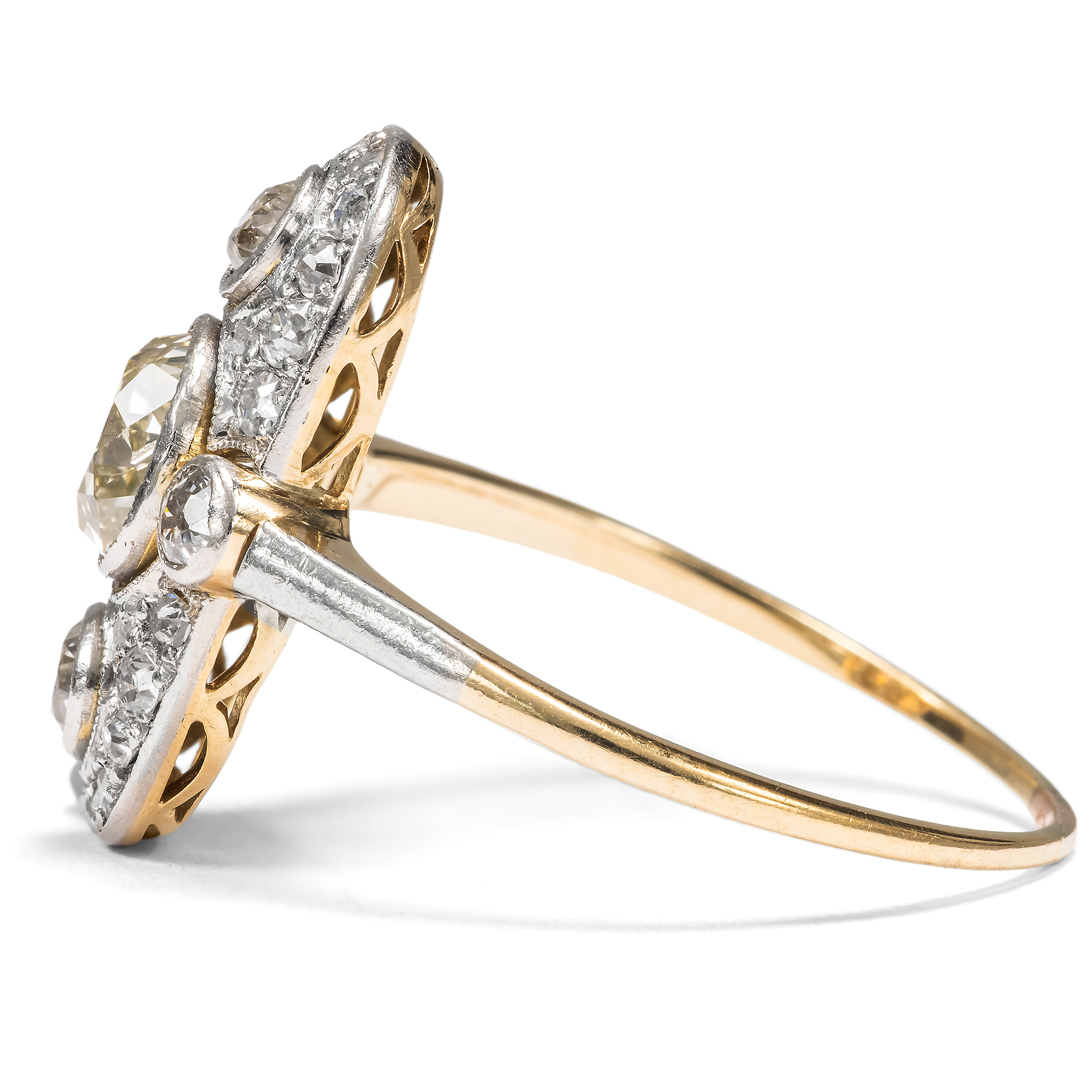 Eleganter Ring mit ca. 1,75 ct Diamanten in Platin auf Gold, um 1920 Eleganter Ring mit ca. 1,75 ct Diamanten in Platin auf Gold, um 1920