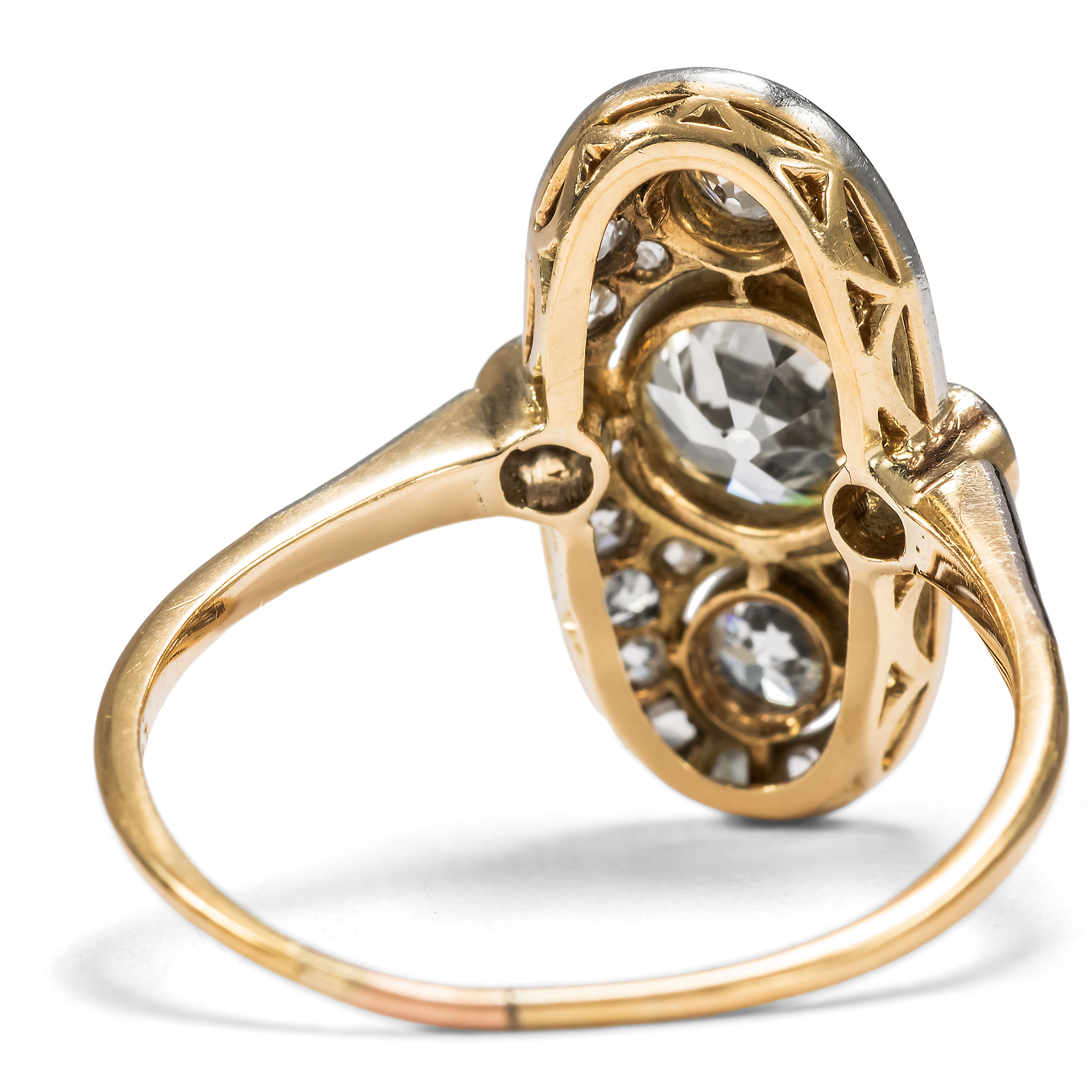 Eleganter Ring mit ca. 1,75 ct Diamanten in Platin auf Gold, um 1920 Eleganter Ring mit ca. 1,75 ct Diamanten in Platin auf Gold, um 1920