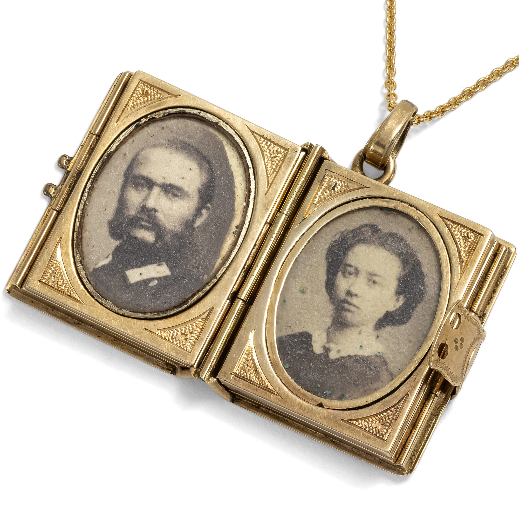 Ein Familienalbum aus Gold als Medaillon-Anhänger, um 1885 Ein Familienalbum aus Gold als Medaillon-Anhänger, um 1885