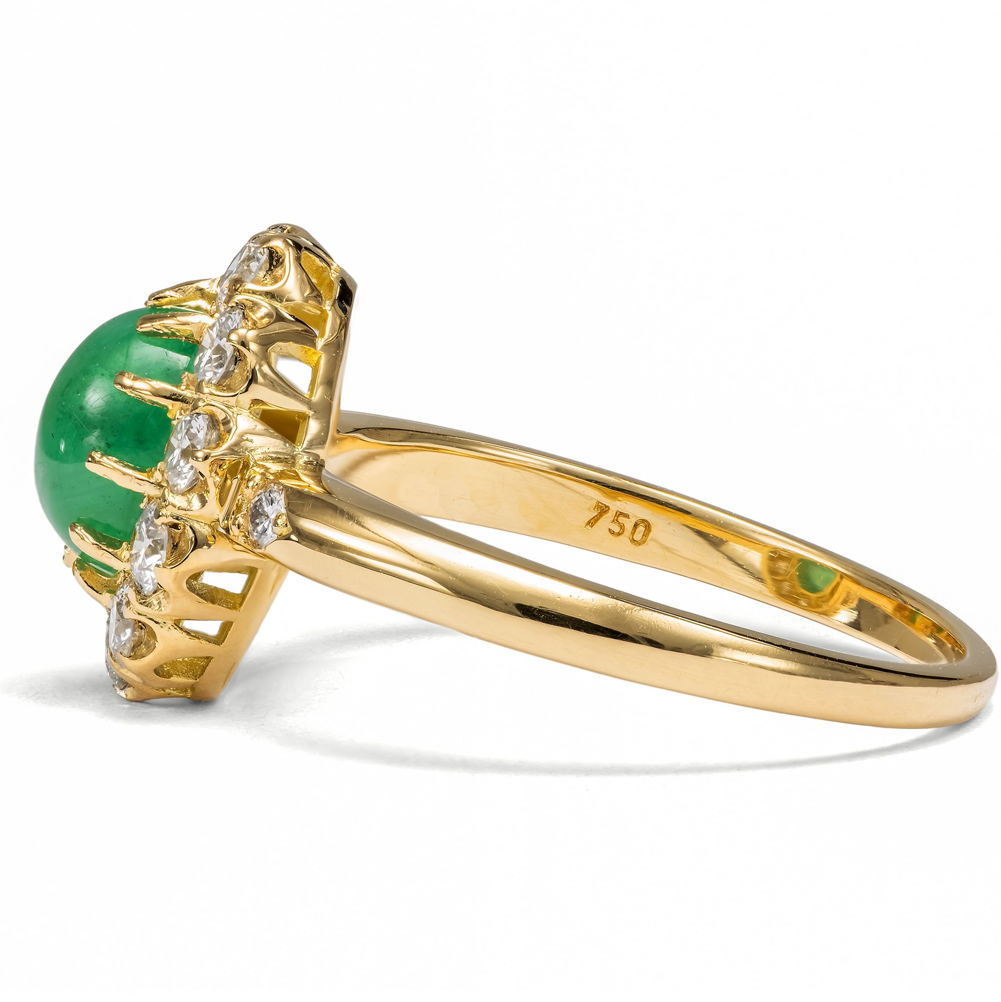 Eleganter Ring mit Smaragd & Brillanten in Gold, aus unserer Werkstatt Eleganter Ring mit Smaragd & Brillanten in Gold, aus unserer Werkstatt